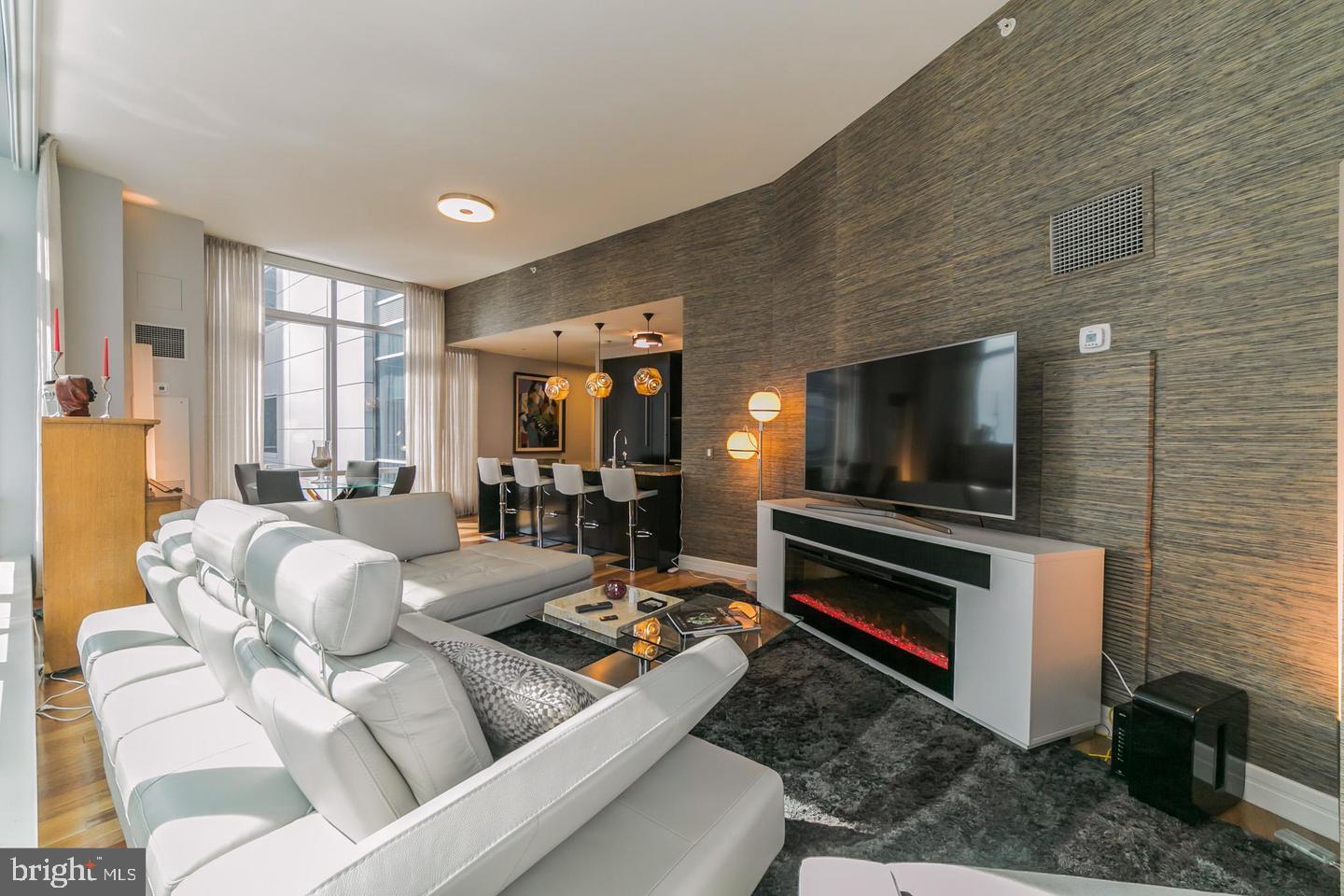 AVENUE OF THE ARTS - Residential