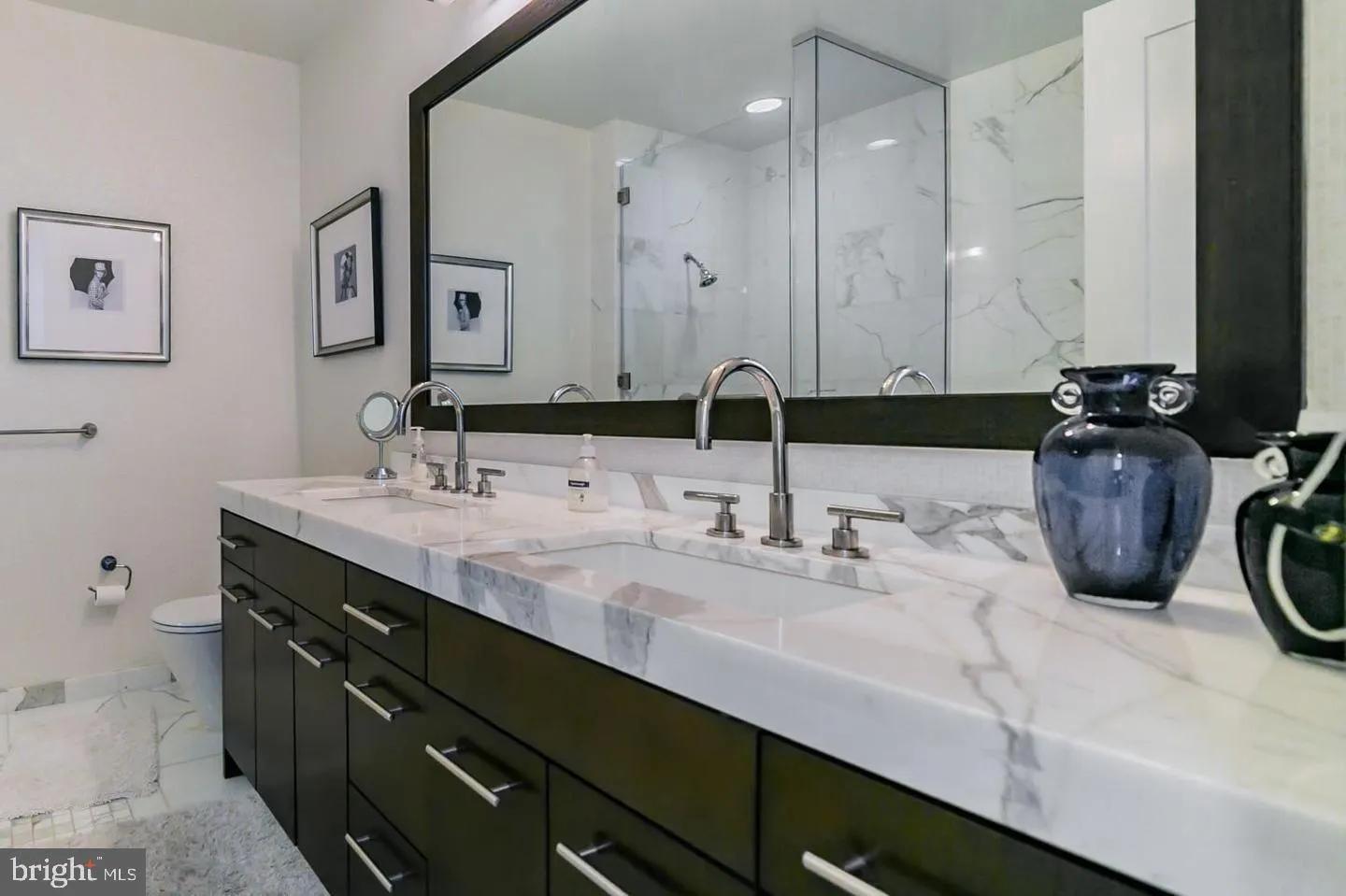 Philadelphia, Pennsylvania 19102, United States, 2 Bedrooms Bedrooms, ,2 BathroomsBathrooms,Residential,Active,135706