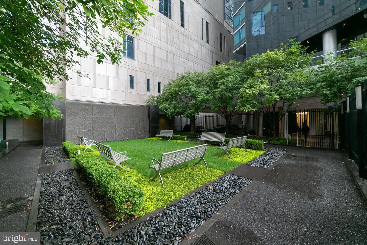 Philadelphia, Pennsylvania 19102, United States, 2 Bedrooms Bedrooms, ,2 BathroomsBathrooms,Residential,Active,135706