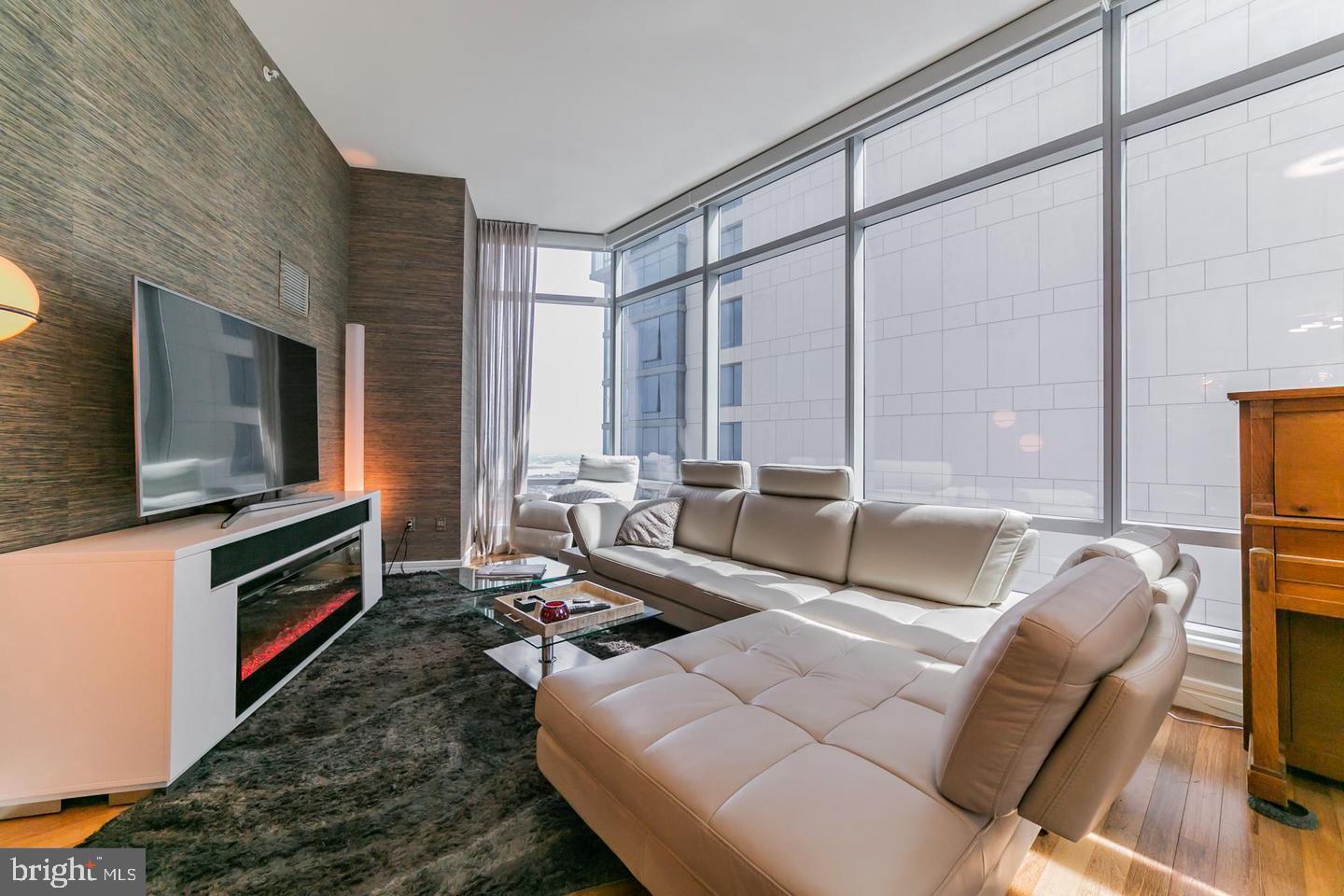 AVENUE OF THE ARTS - Residential