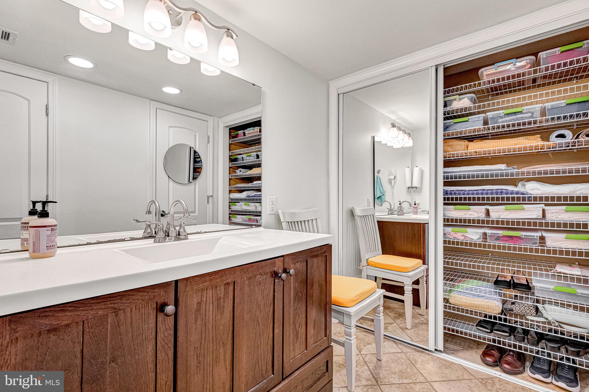 RIVERSIDE CONDOMINIUMS - Residential