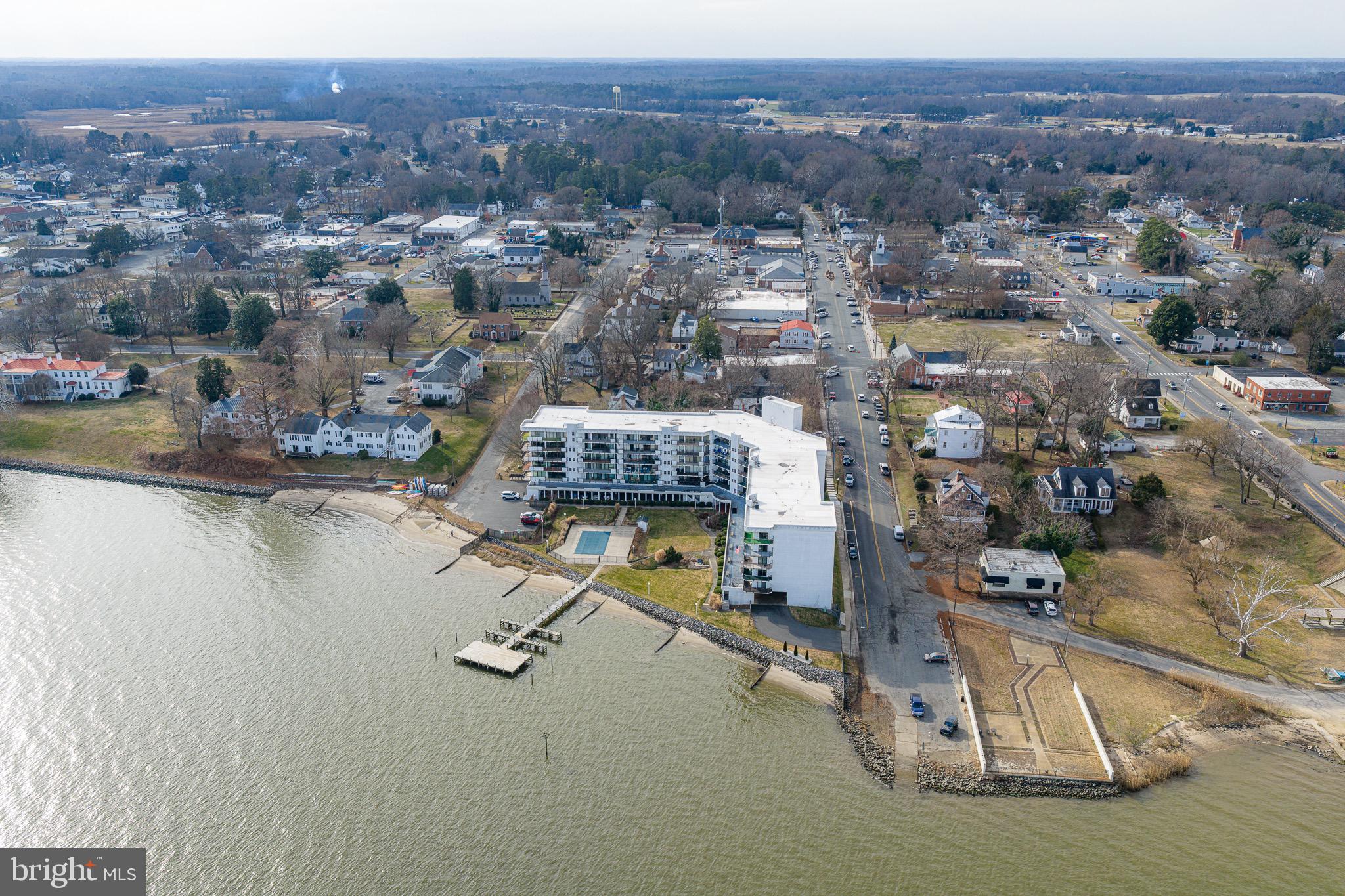 RIVERSIDE CONDOMINIUMS - Residential