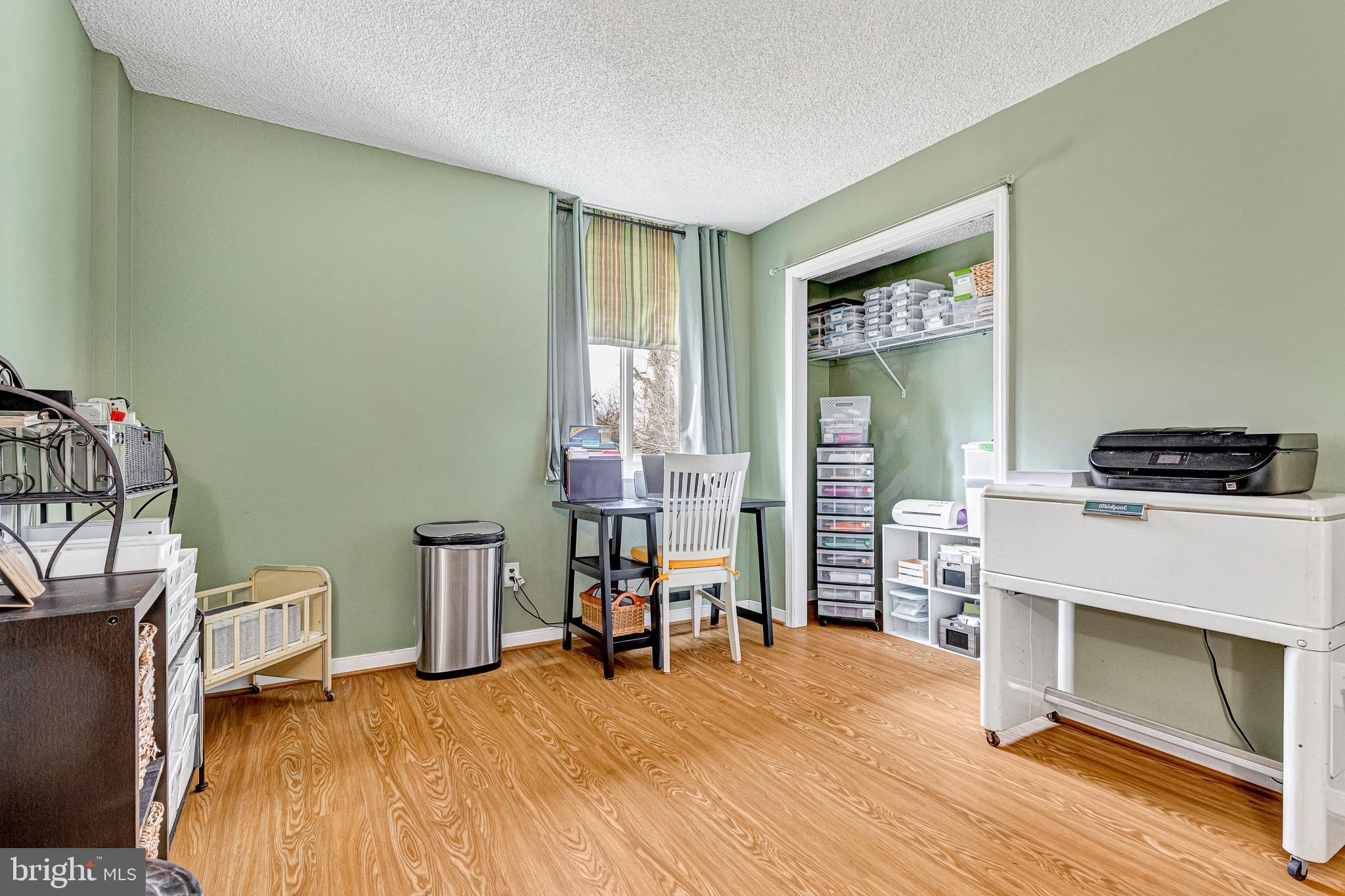 RIVERSIDE CONDOMINIUMS - Residential