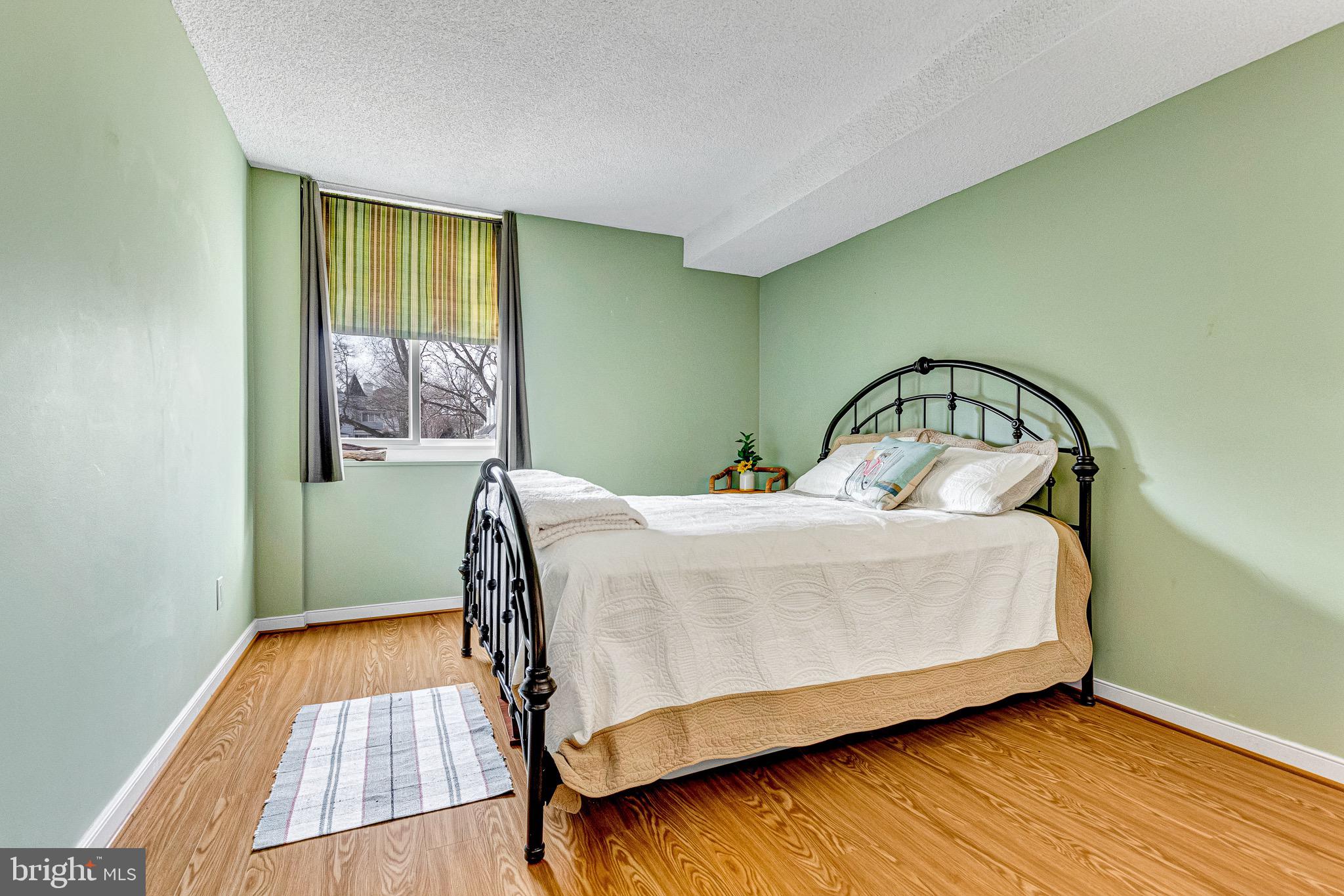 RIVERSIDE CONDOMINIUMS - Residential