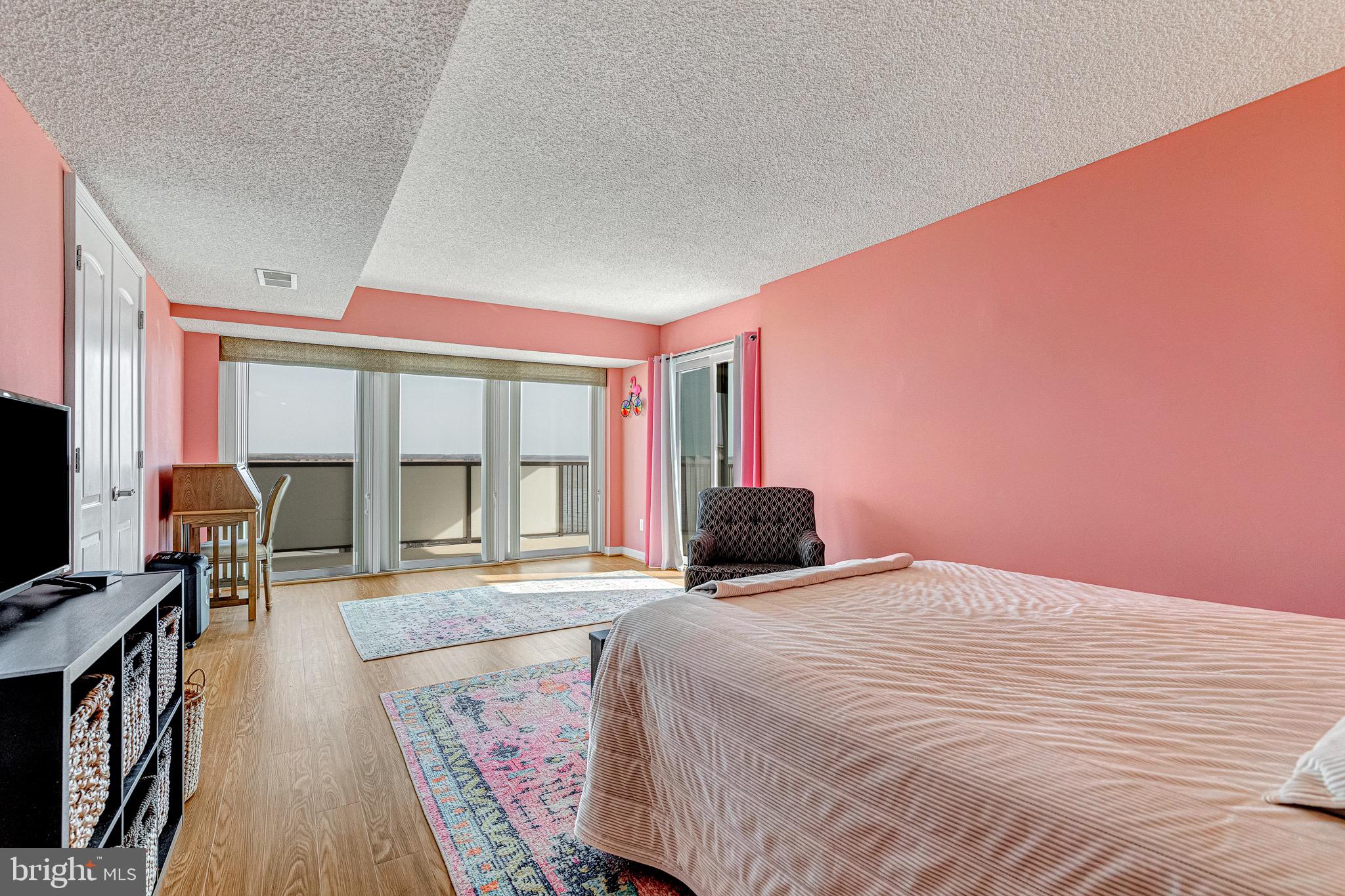 RIVERSIDE CONDOMINIUMS - Residential