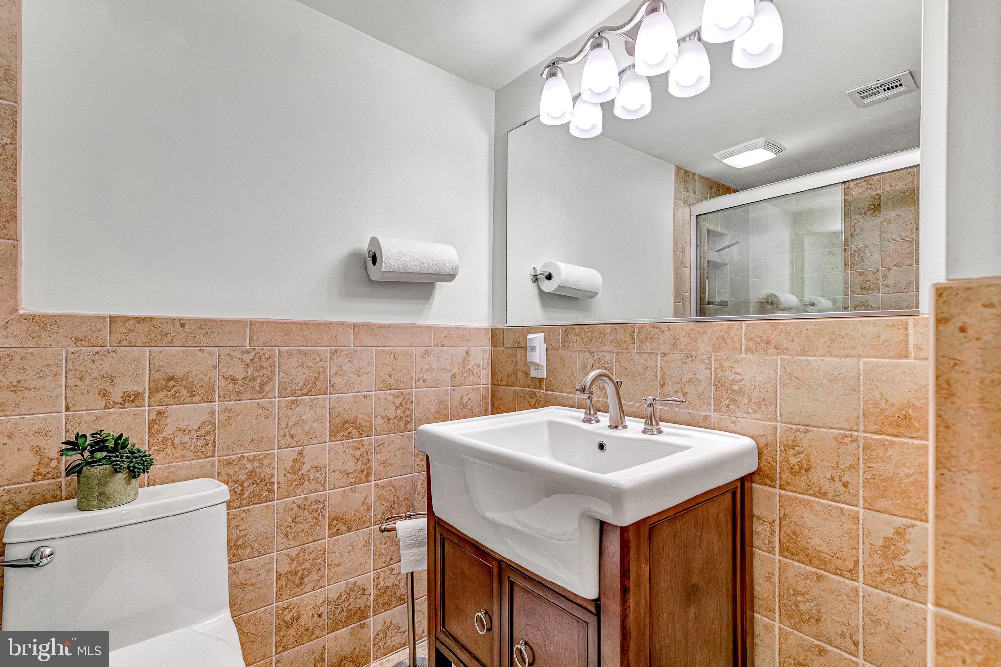 RIVERSIDE CONDOMINIUMS - Residential