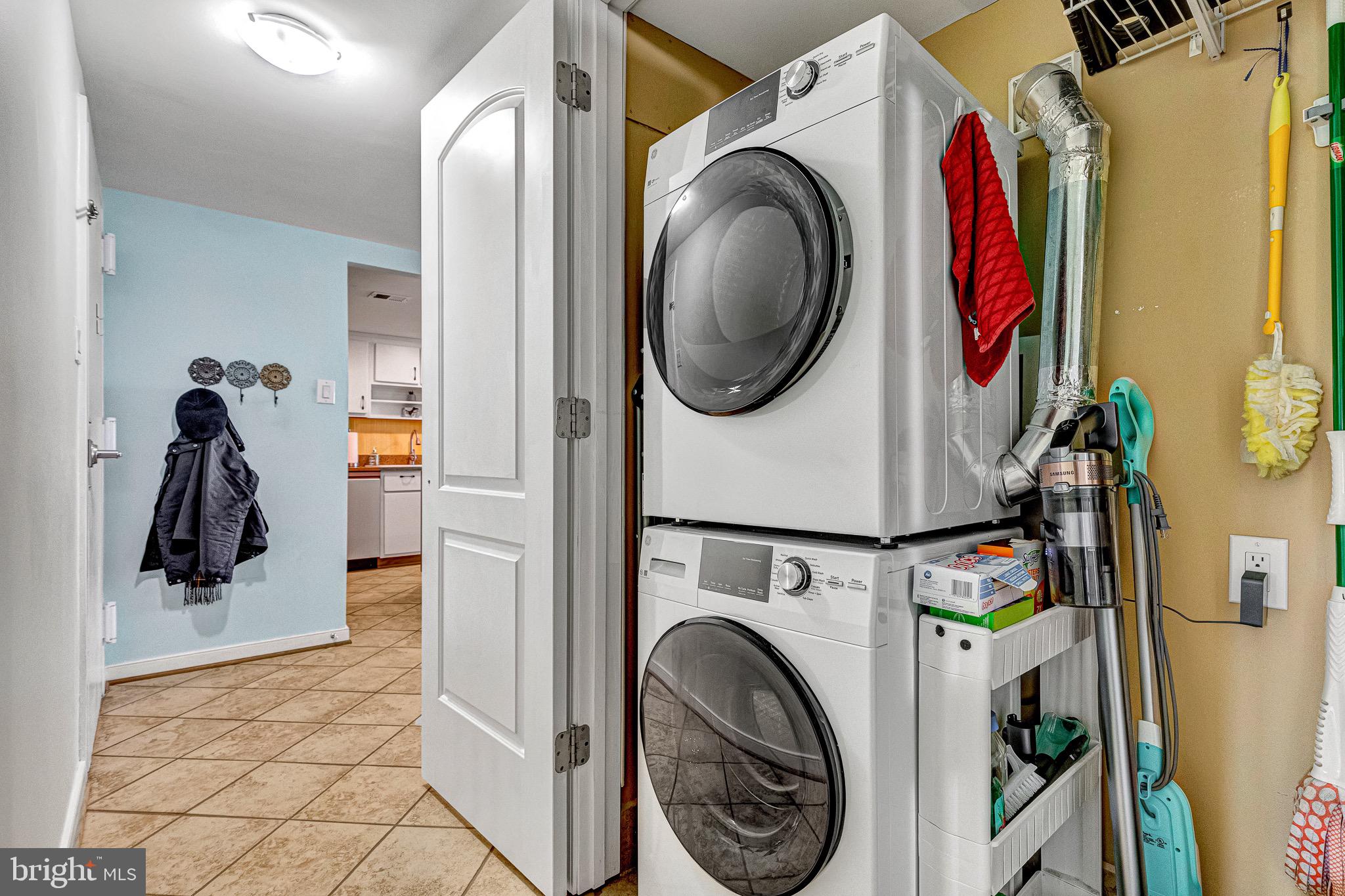 RIVERSIDE CONDOMINIUMS - Residential