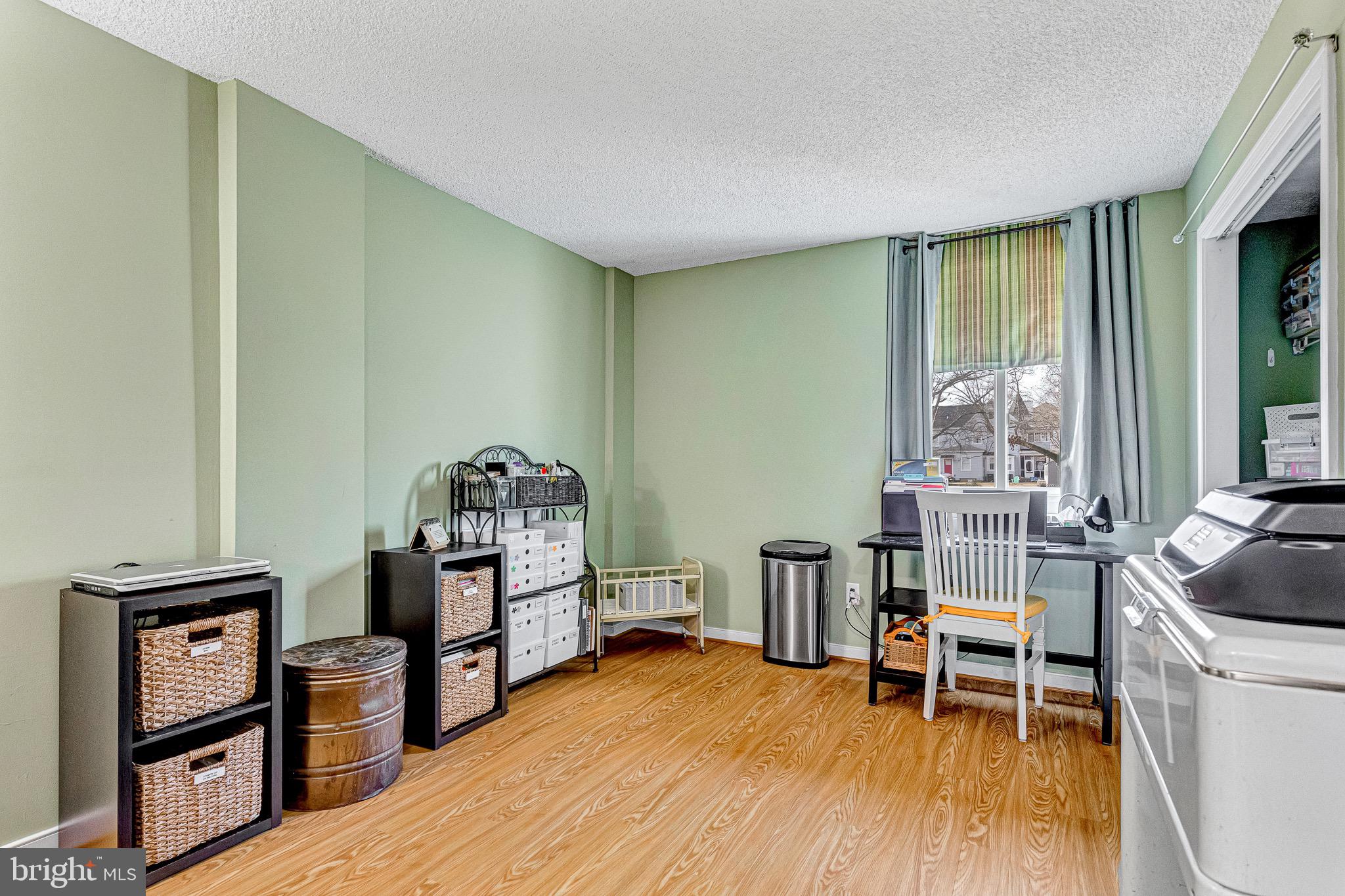 RIVERSIDE CONDOMINIUMS - Residential