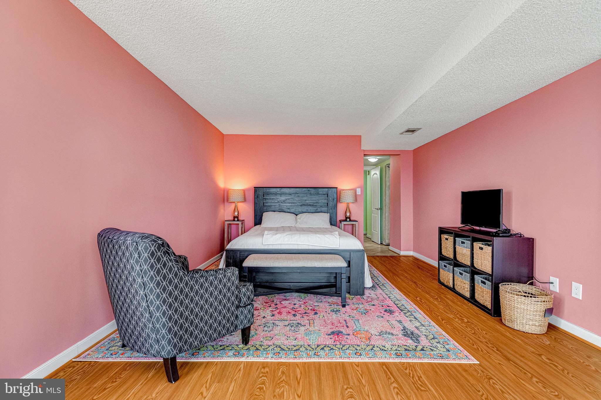 RIVERSIDE CONDOMINIUMS - Residential