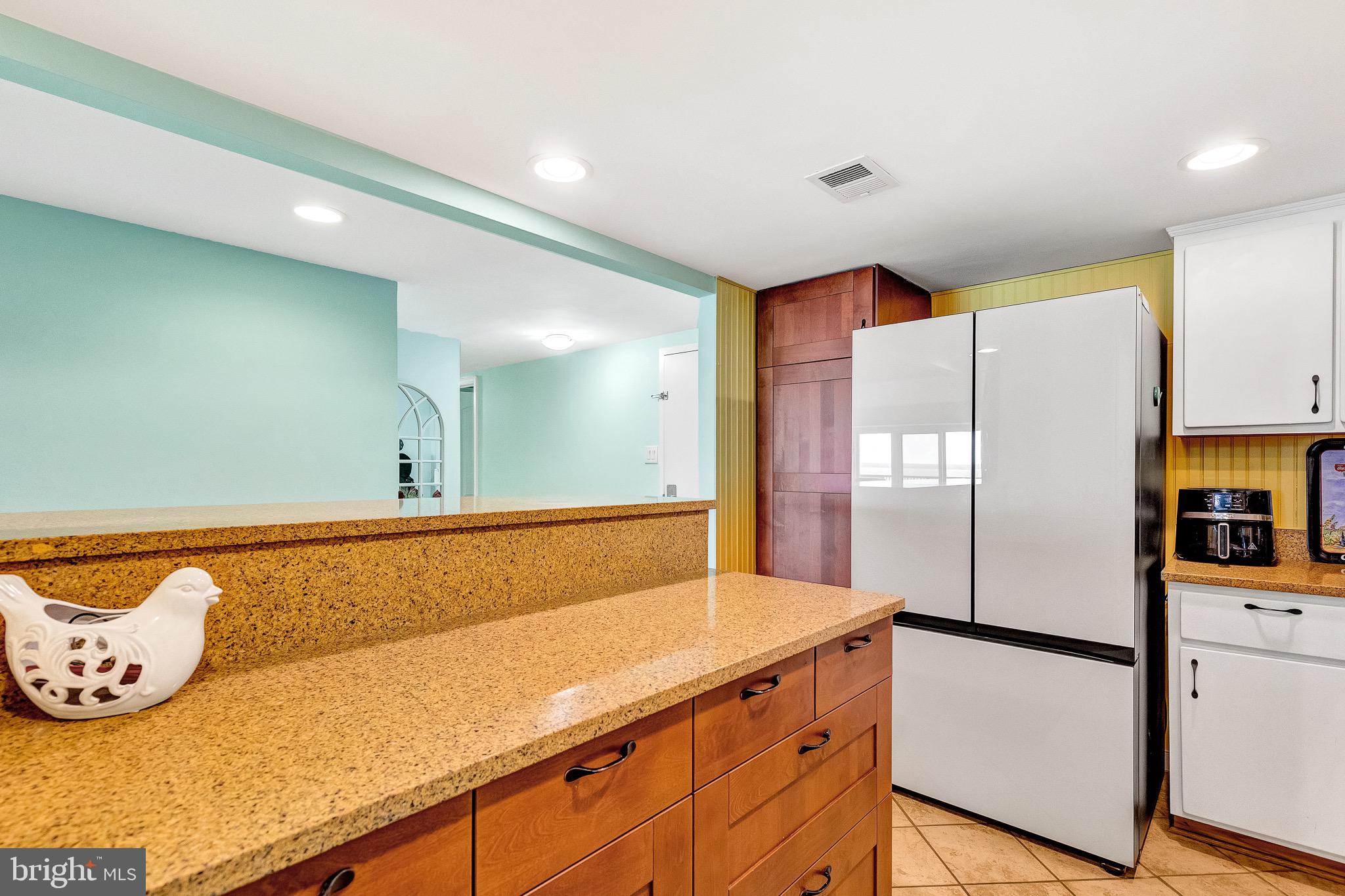 RIVERSIDE CONDOMINIUMS - Residential