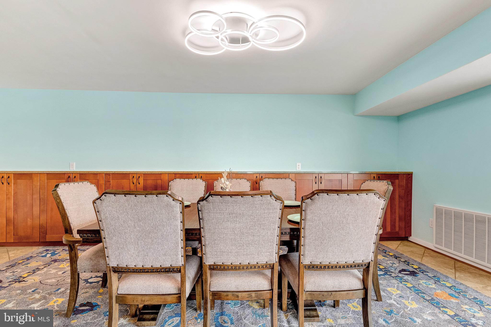 RIVERSIDE CONDOMINIUMS - Residential