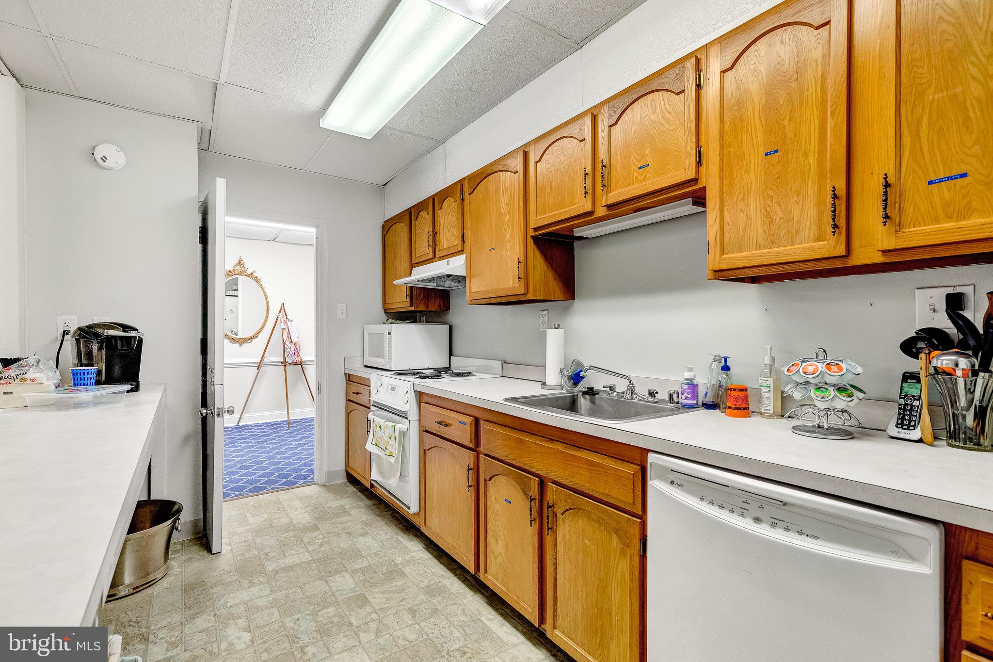 RIVERSIDE CONDOMINIUMS - Residential