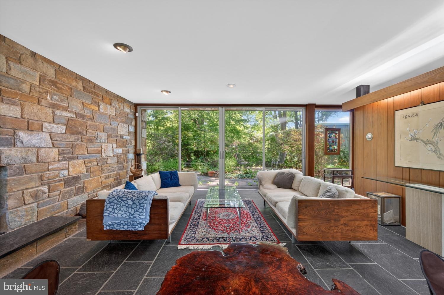 401 WILLINGTON DRIVE