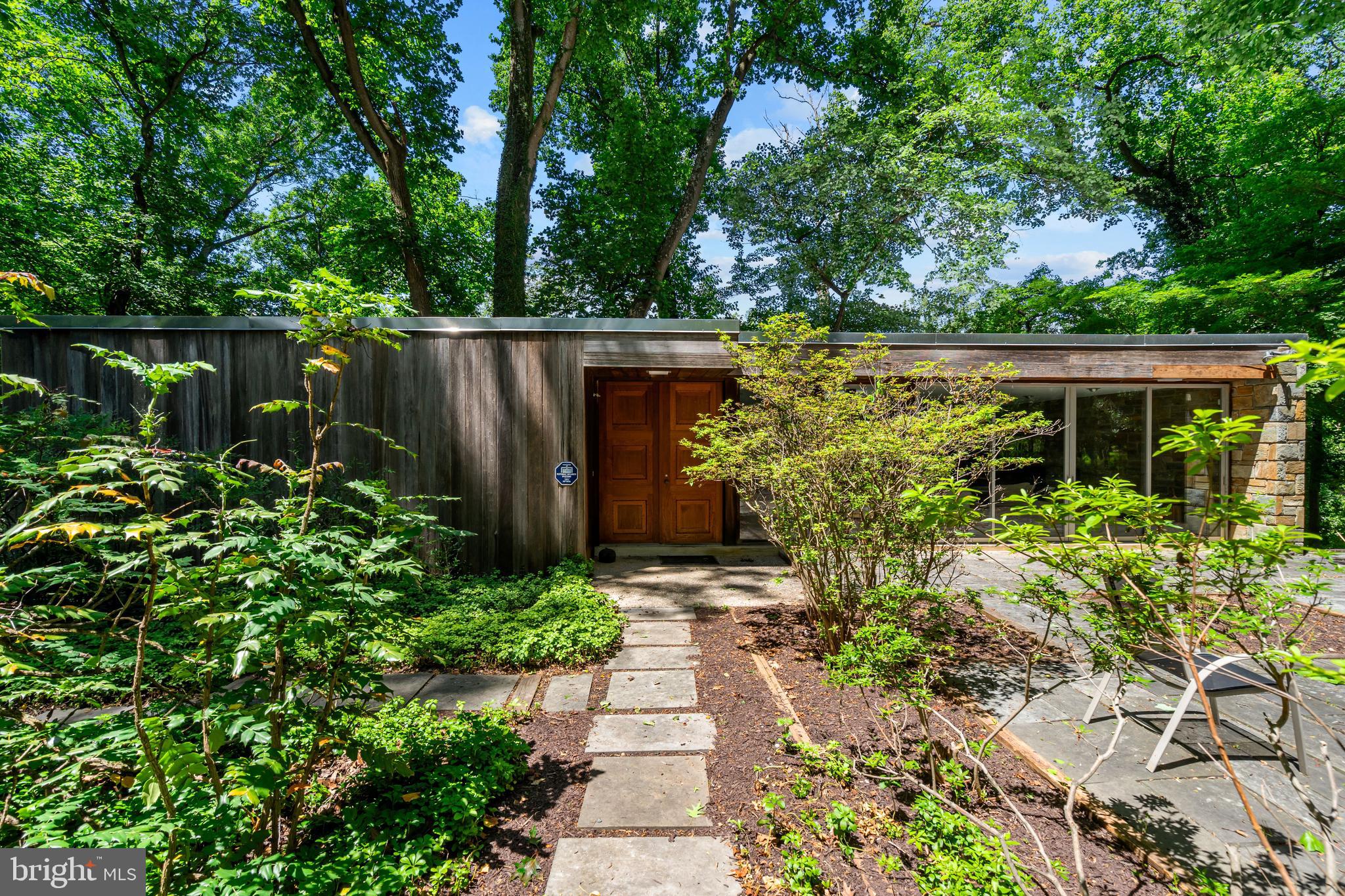 401 WILLINGTON DRIVE