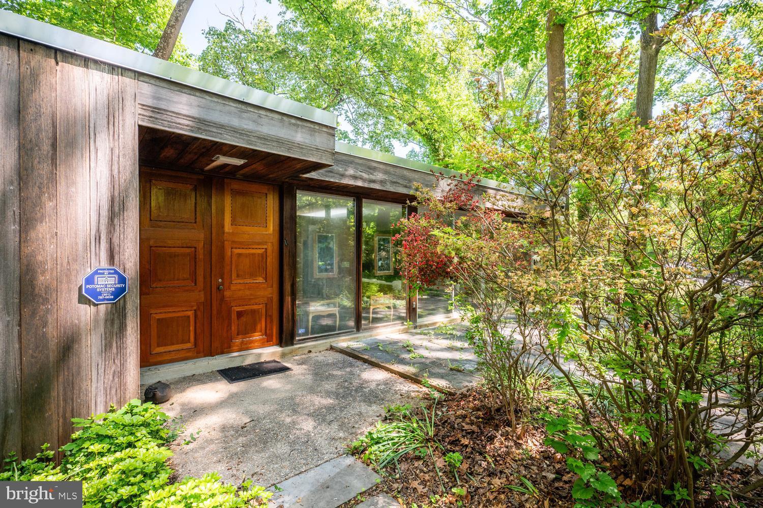 401 WILLINGTON DRIVE