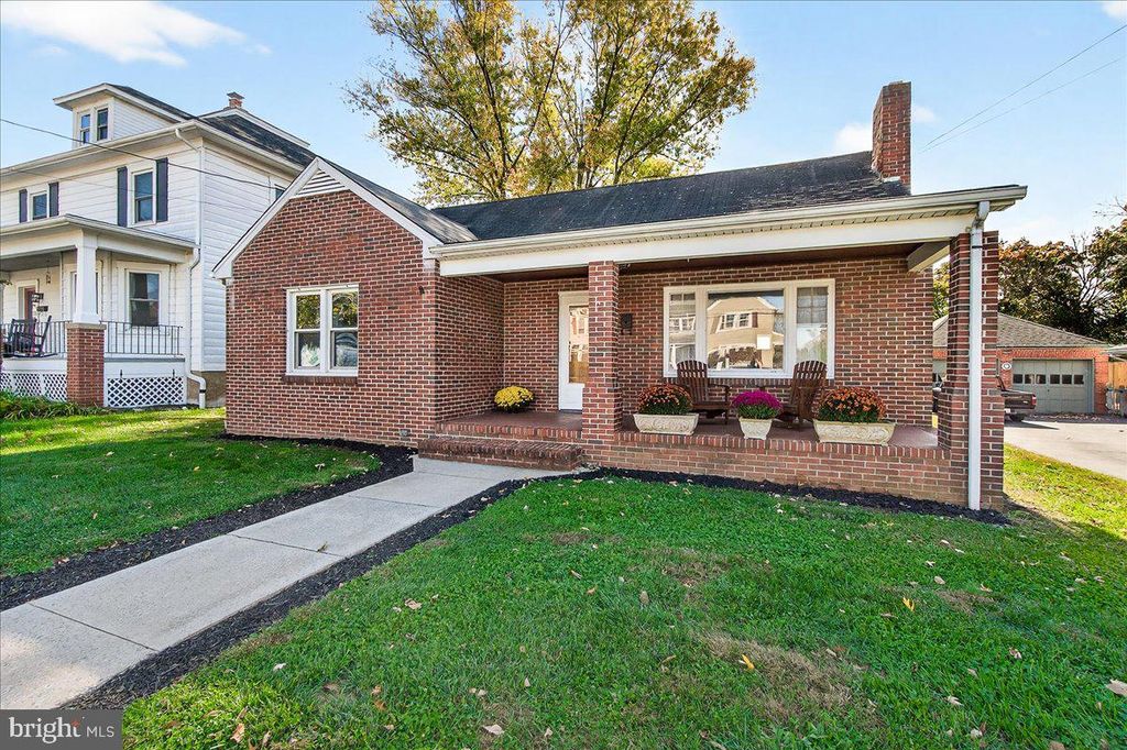 Photo of 110 Lakin Avenue, BOONSBORO, MD 21713 (MLS # MDWA2031134)