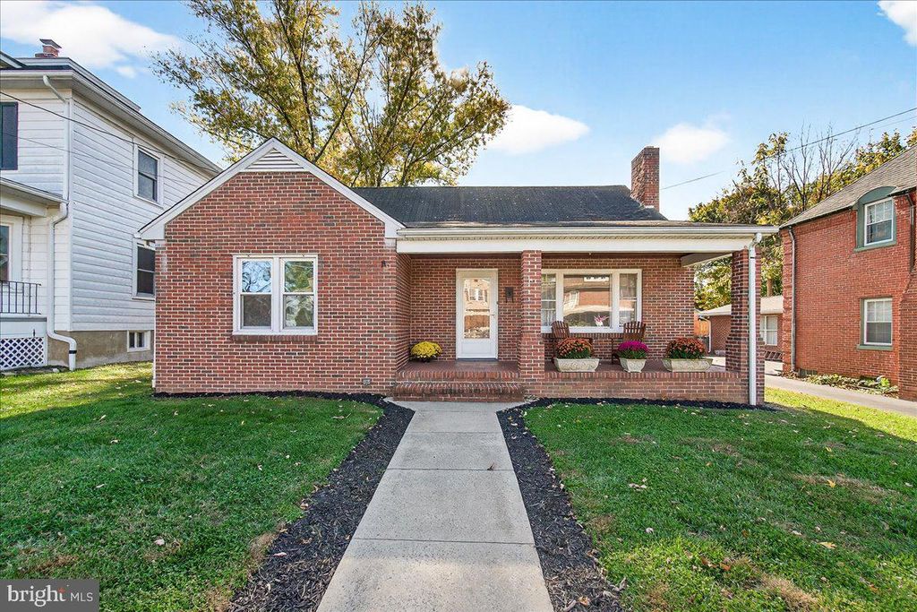 Photo of 110 Lakin Avenue, BOONSBORO, MD 21713 (MLS # MDWA2031134)