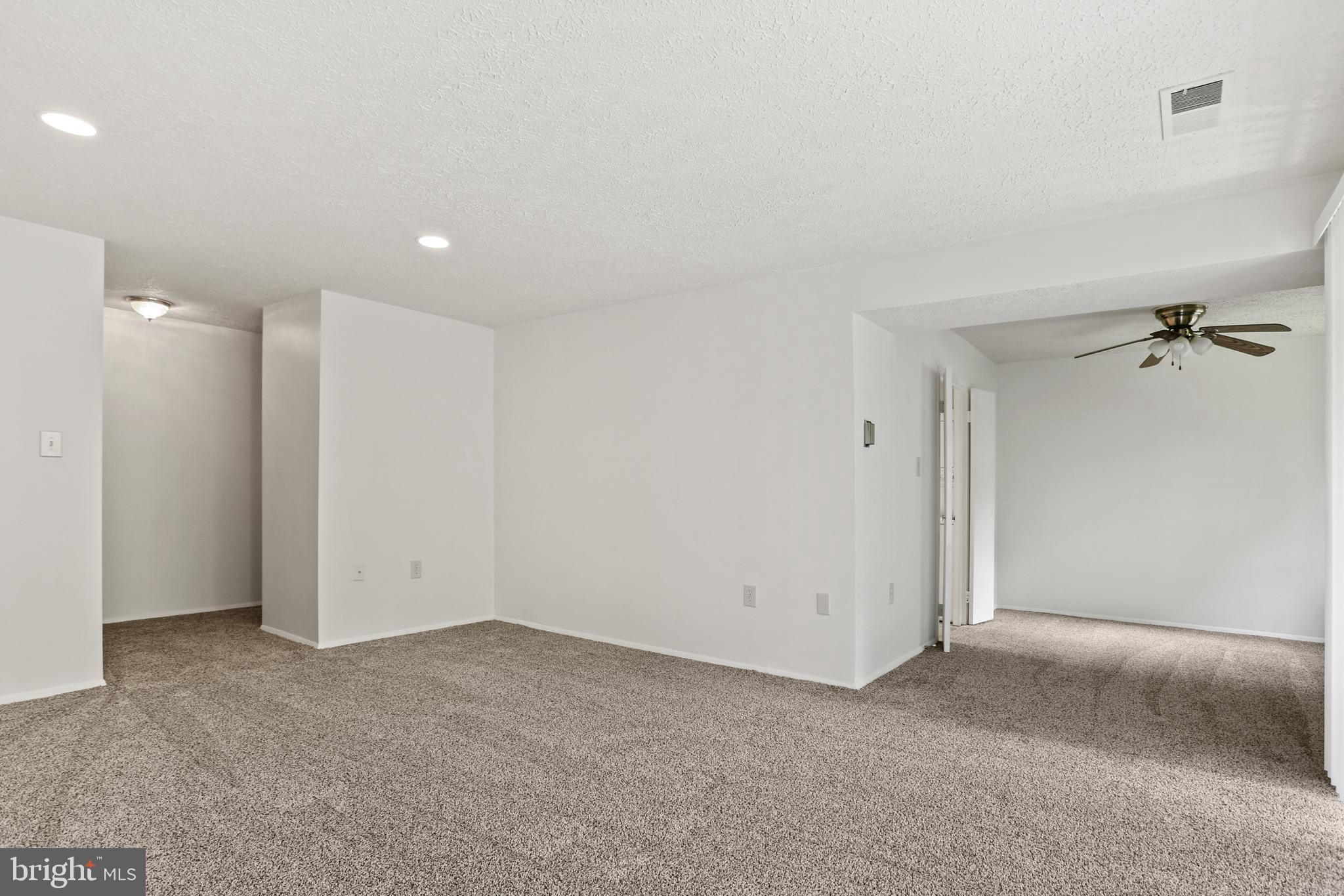 NORMANDIE ON THE LAKE II - Residential