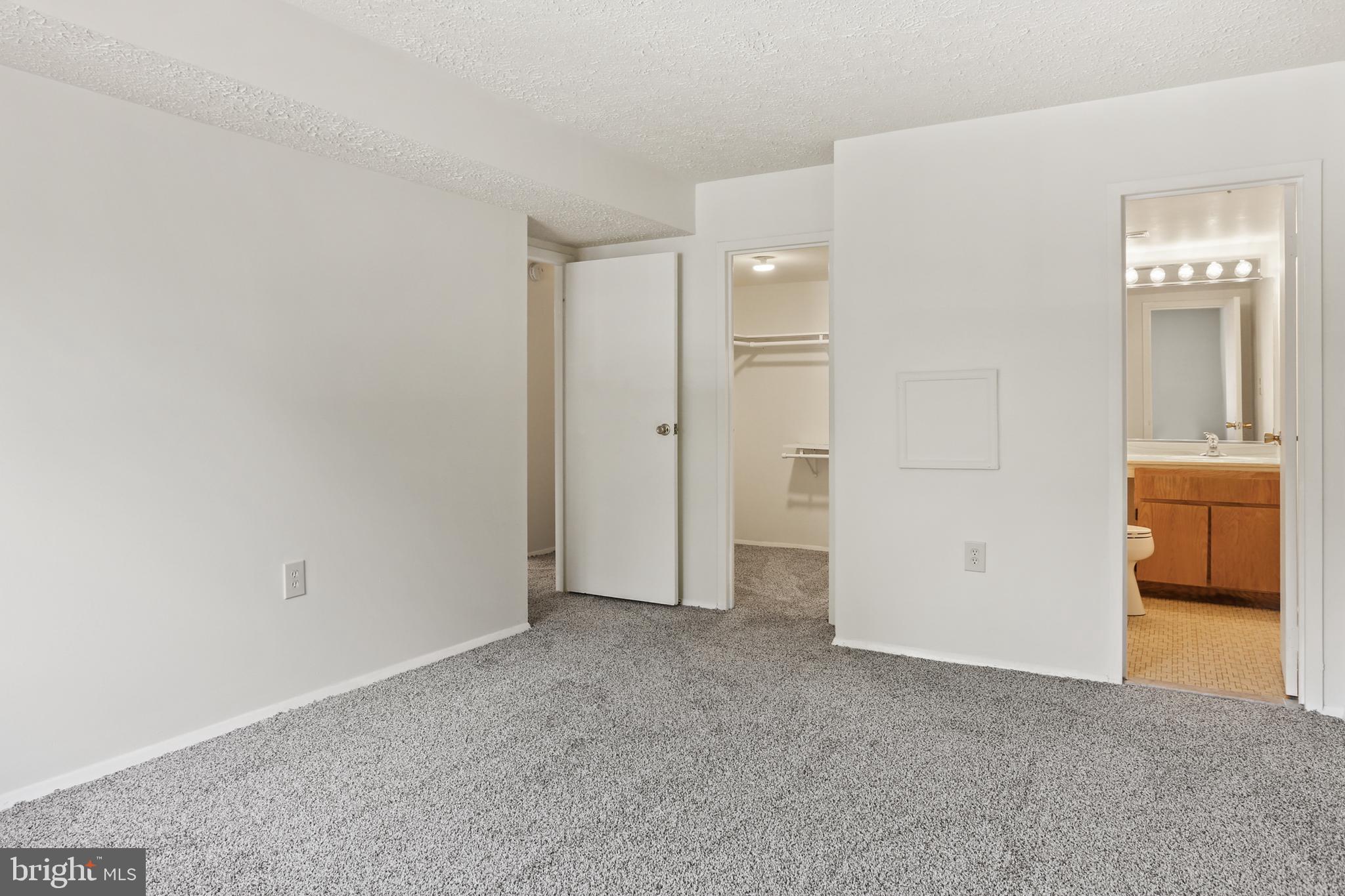 NORMANDIE ON THE LAKE II - Residential