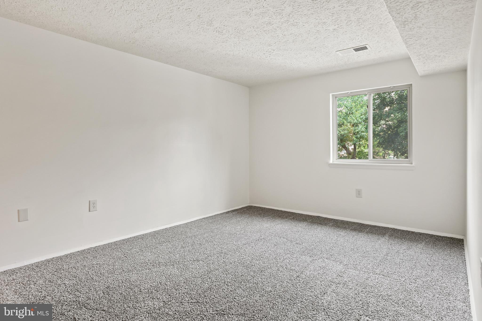 NORMANDIE ON THE LAKE II - Residential