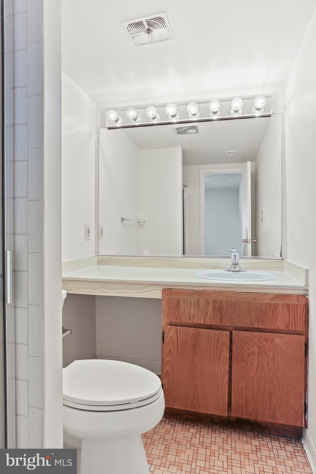 NORMANDIE ON THE LAKE II - Residential