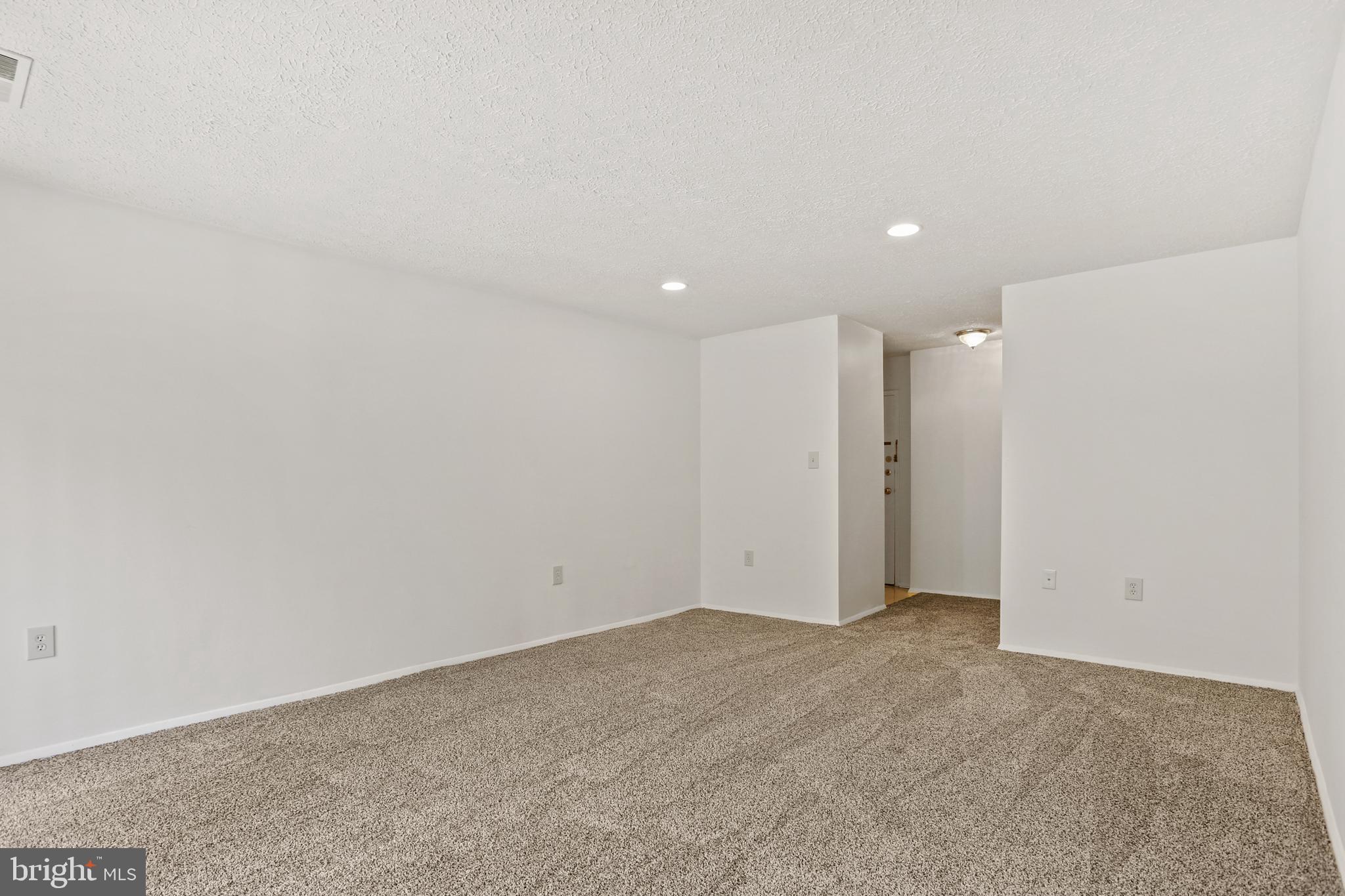 NORMANDIE ON THE LAKE II - Residential