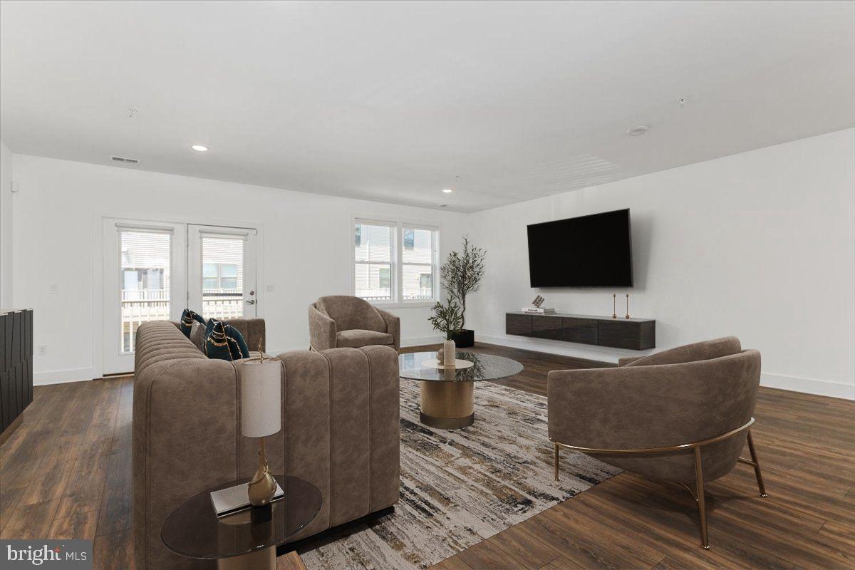 44824 TIVERTON SQUARE