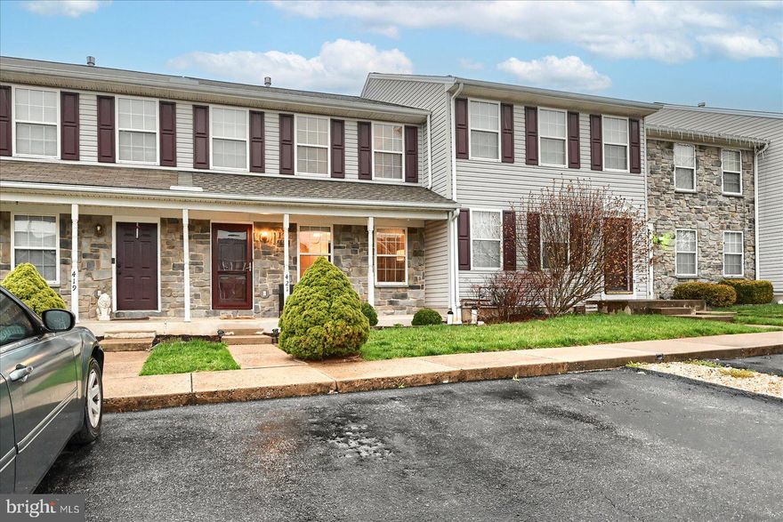 Welcome to 421 Friendship Ave., a stylish 3 bed 1.5 bath interior townhouse located in desirable Buttonwood Crossings. Features a new roof as well as new paint and carpet throughout.