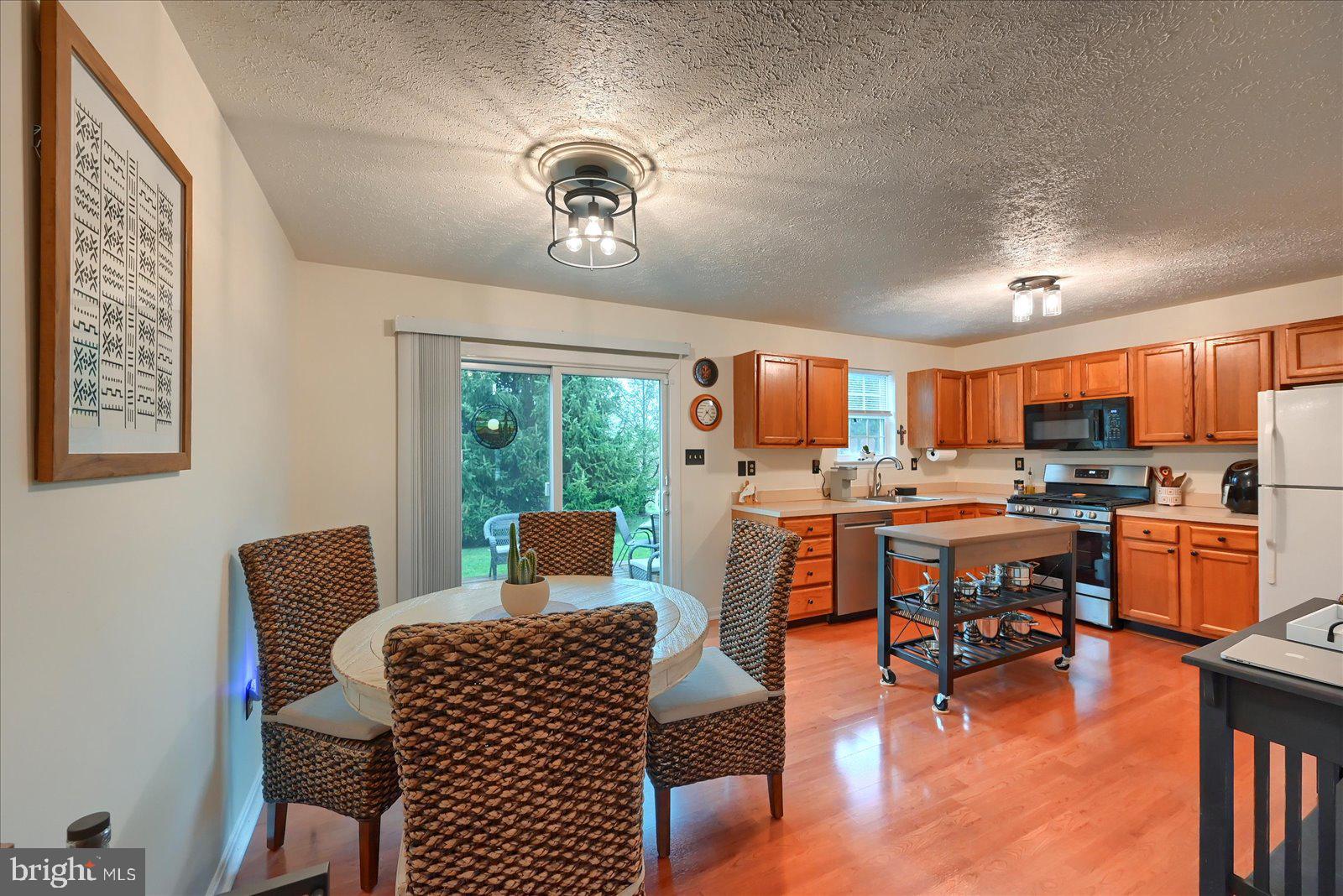 BUTTONWOOD CROSSING - Residential