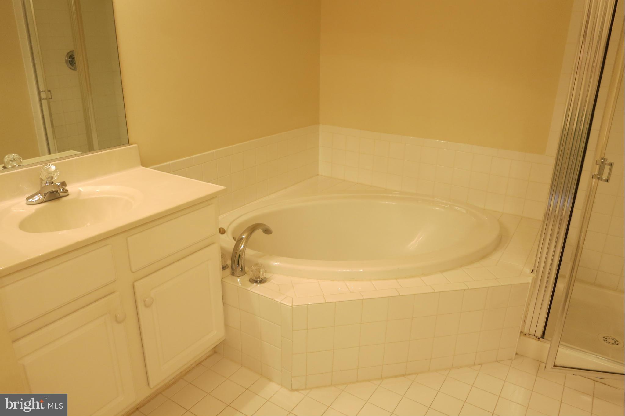 RIDGE TOP - Residential Lease