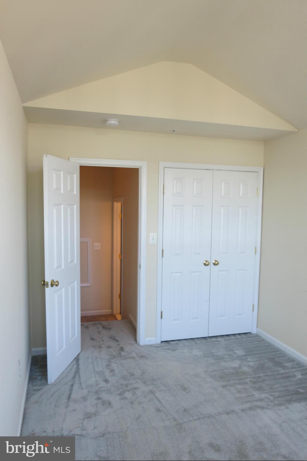 RIDGE TOP - Residential Lease