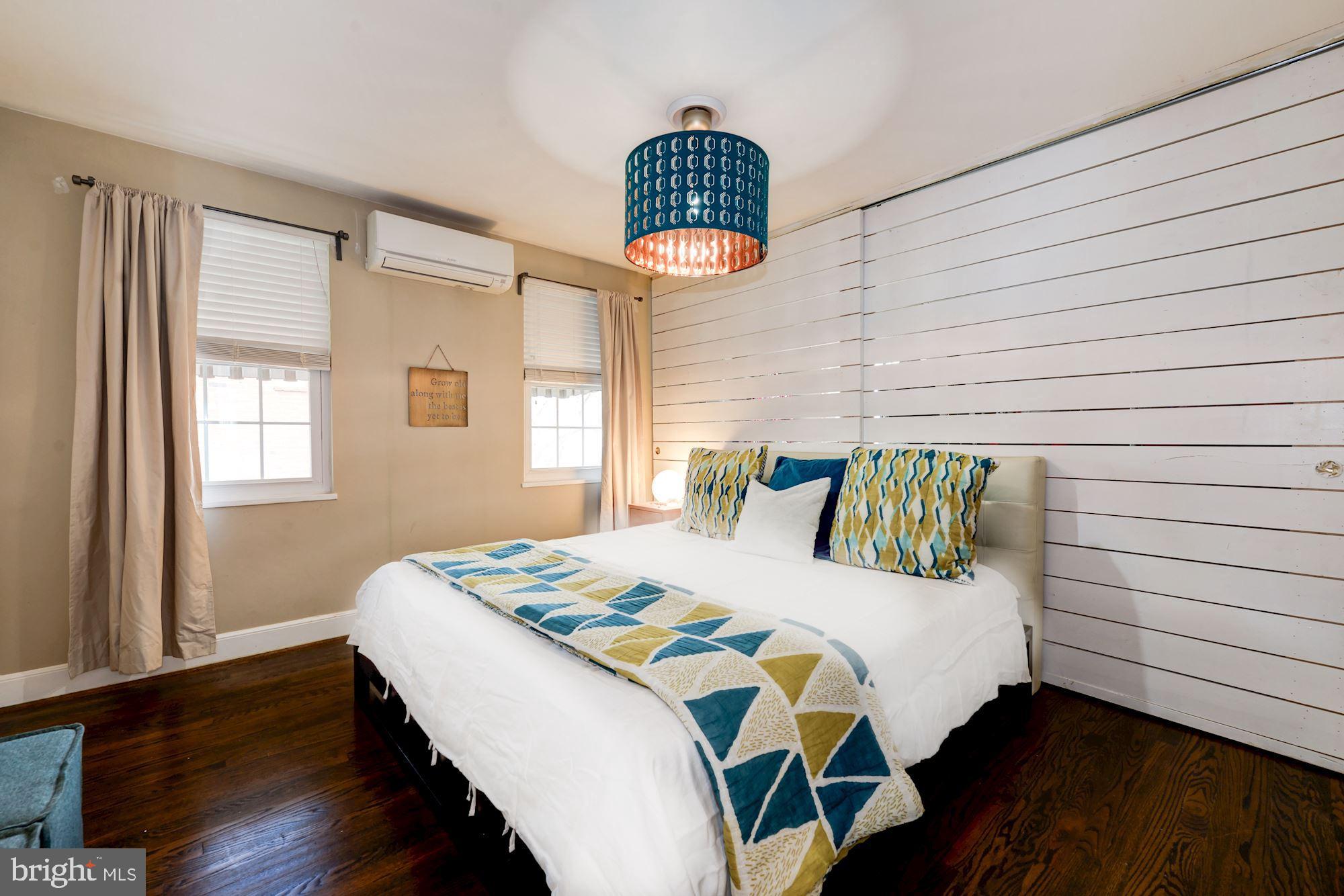 WAVERLY HILLS - Residential