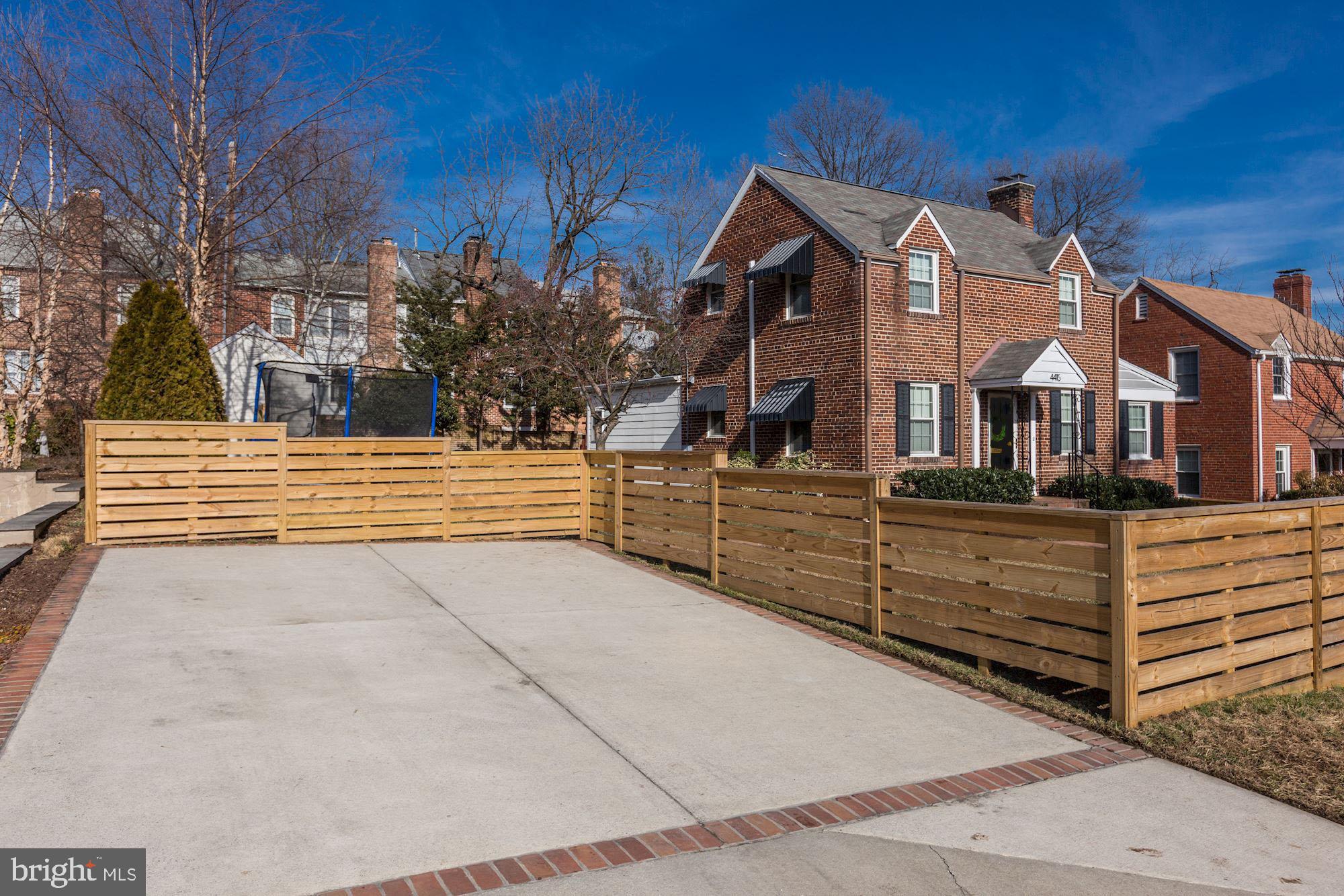 WAVERLY HILLS - Residential