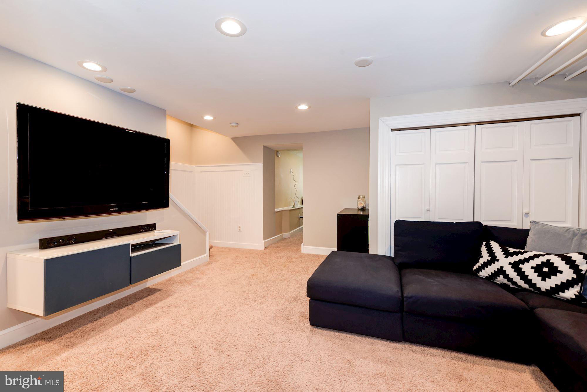 WAVERLY HILLS - Residential