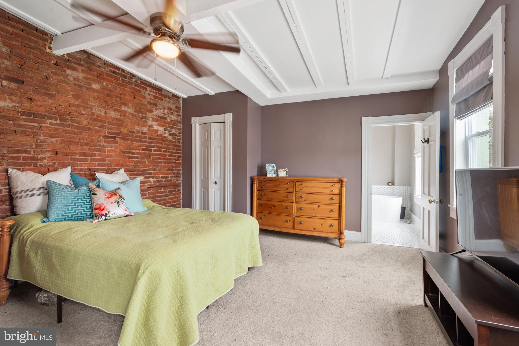 BUTCHERS HILL - Residential Lease