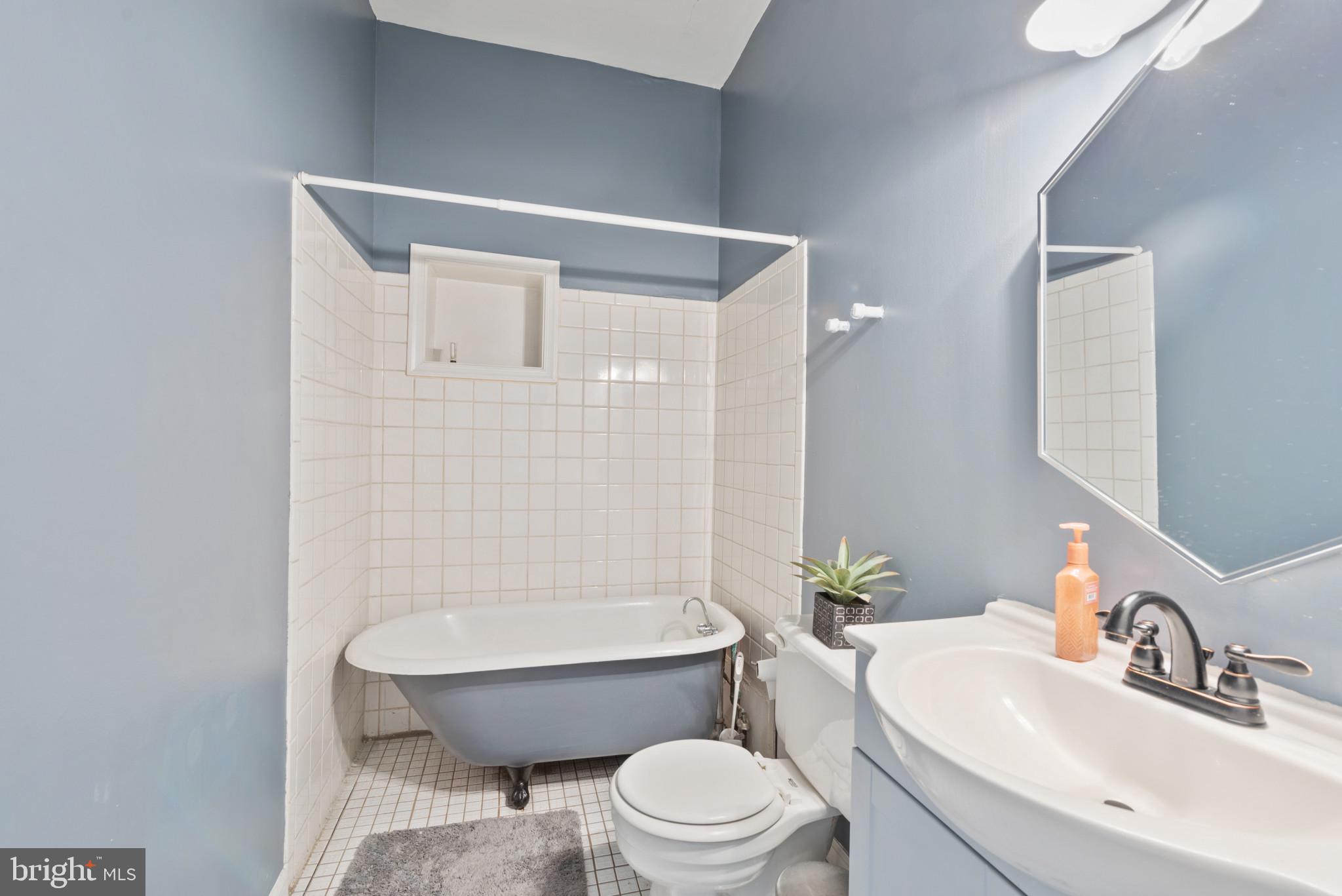 BUTCHERS HILL - Residential Lease