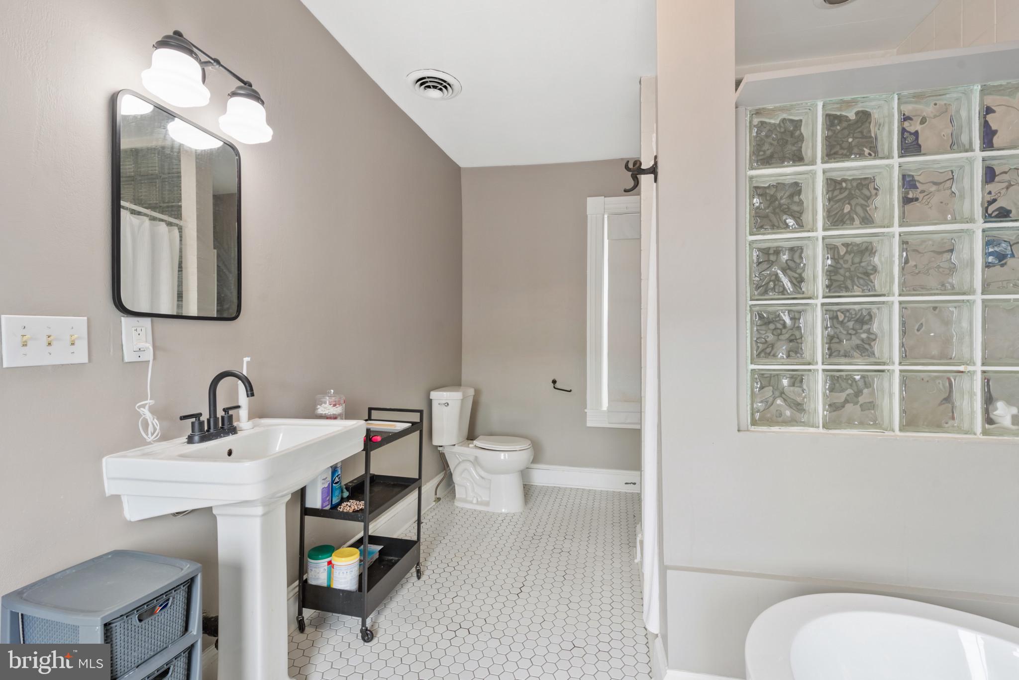 BUTCHERS HILL - Residential Lease