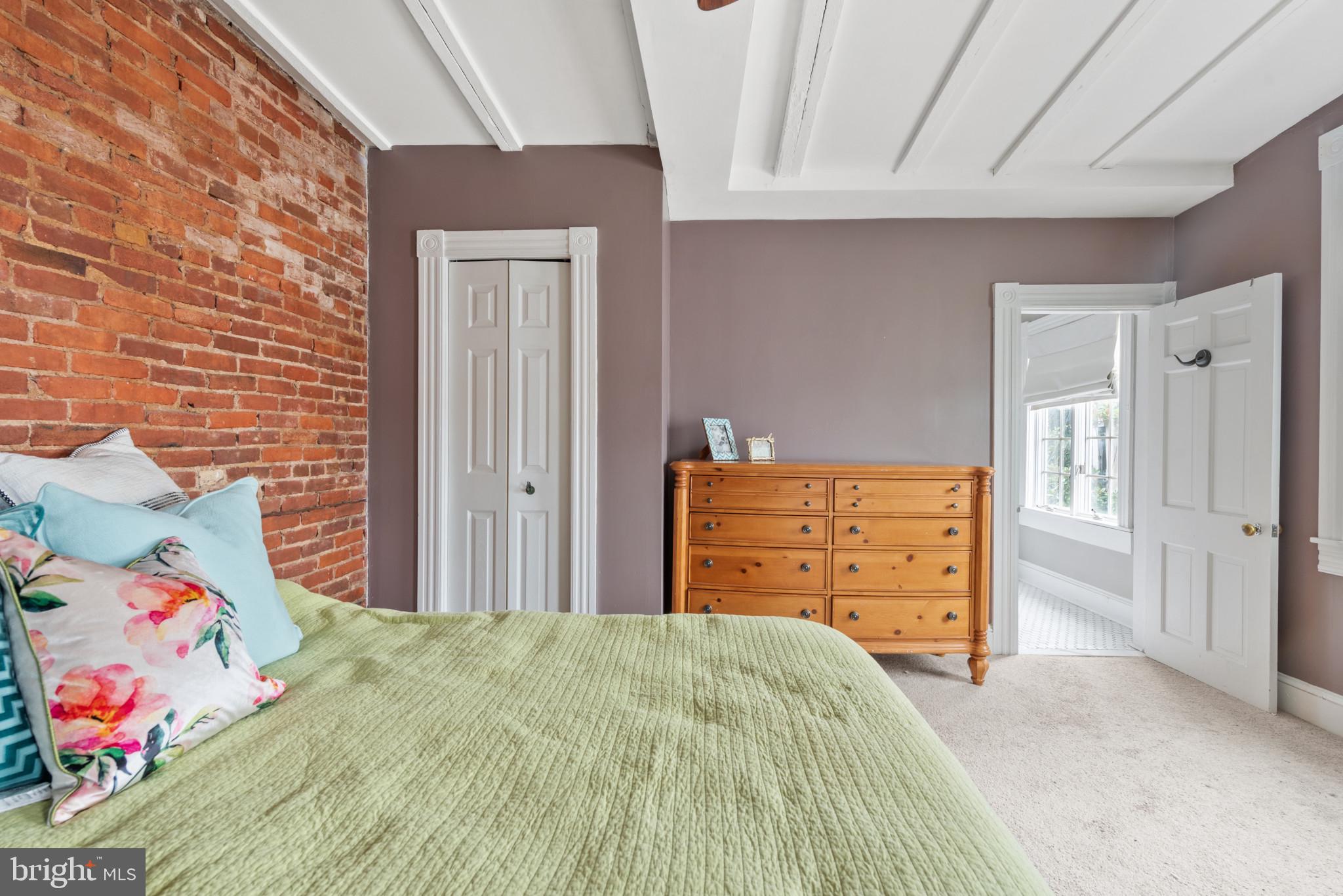 BUTCHERS HILL - Residential Lease