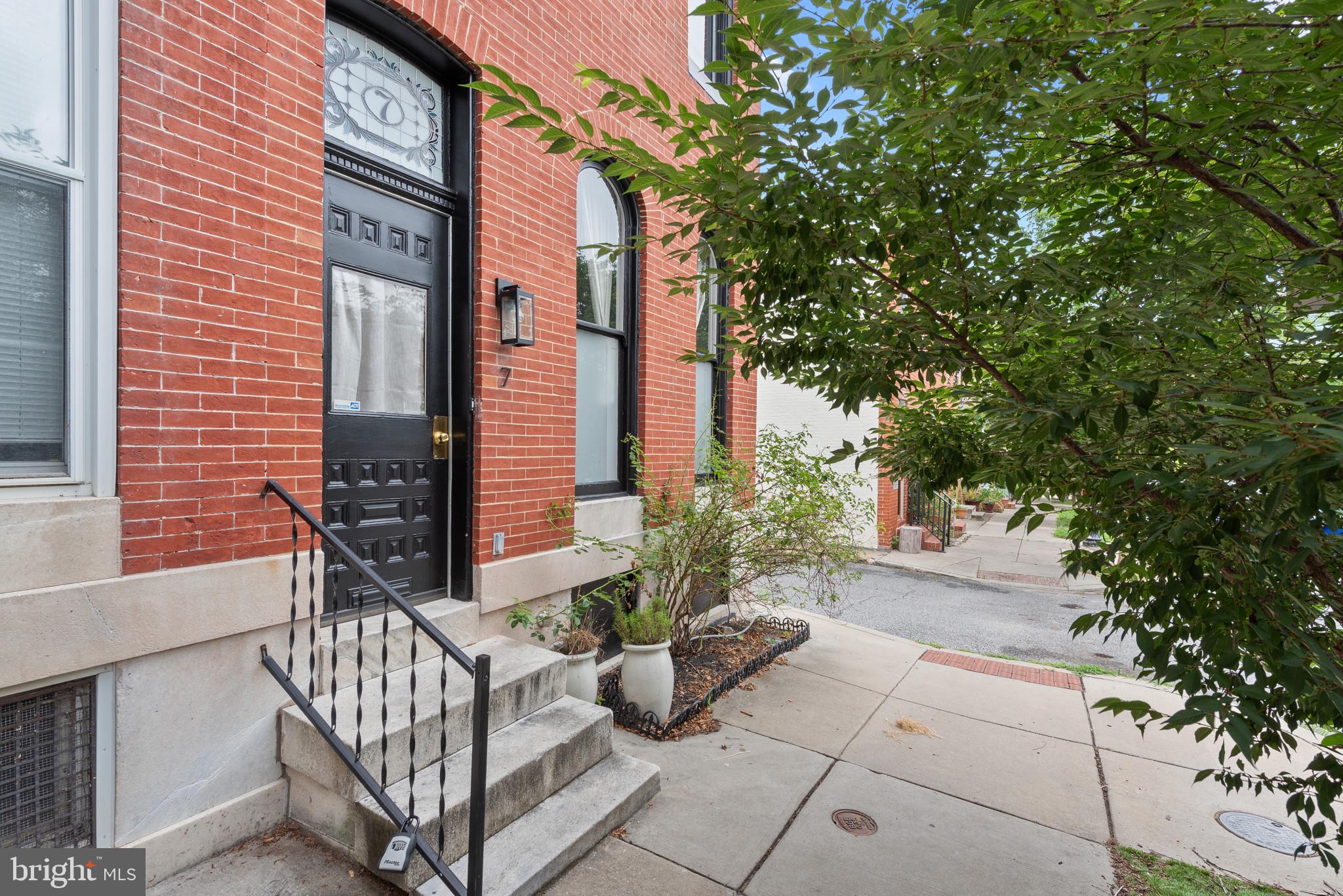 BUTCHERS HILL - Residential Lease