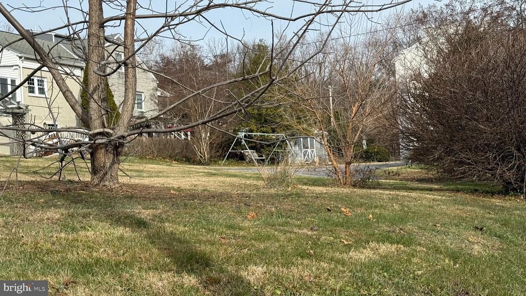 Photo of E Matsonford Road, CONSHOHOCKEN, PA 19428 (MLS # PAMC2163092)