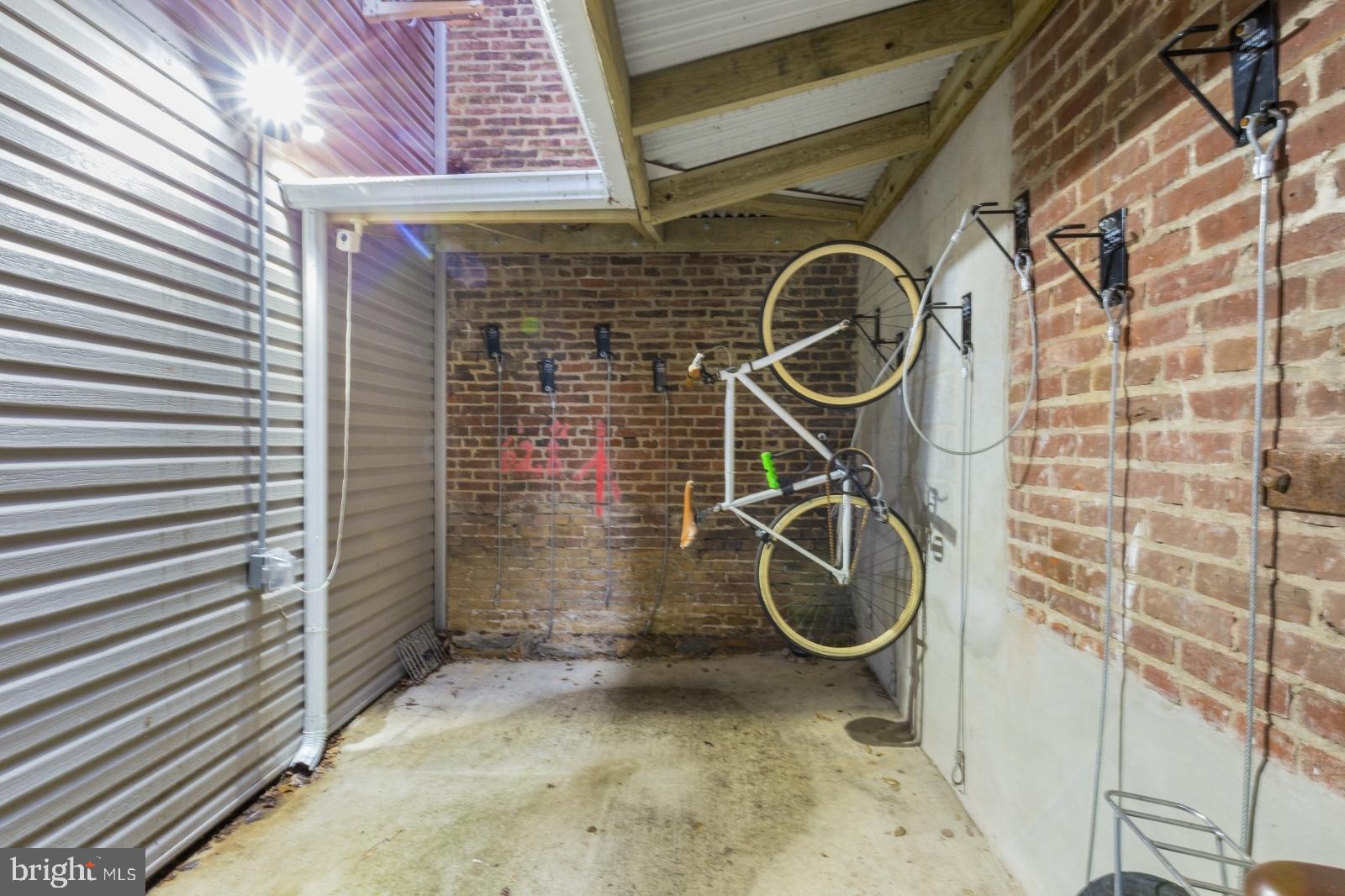 EAST KENSINGTON - Residential Lease