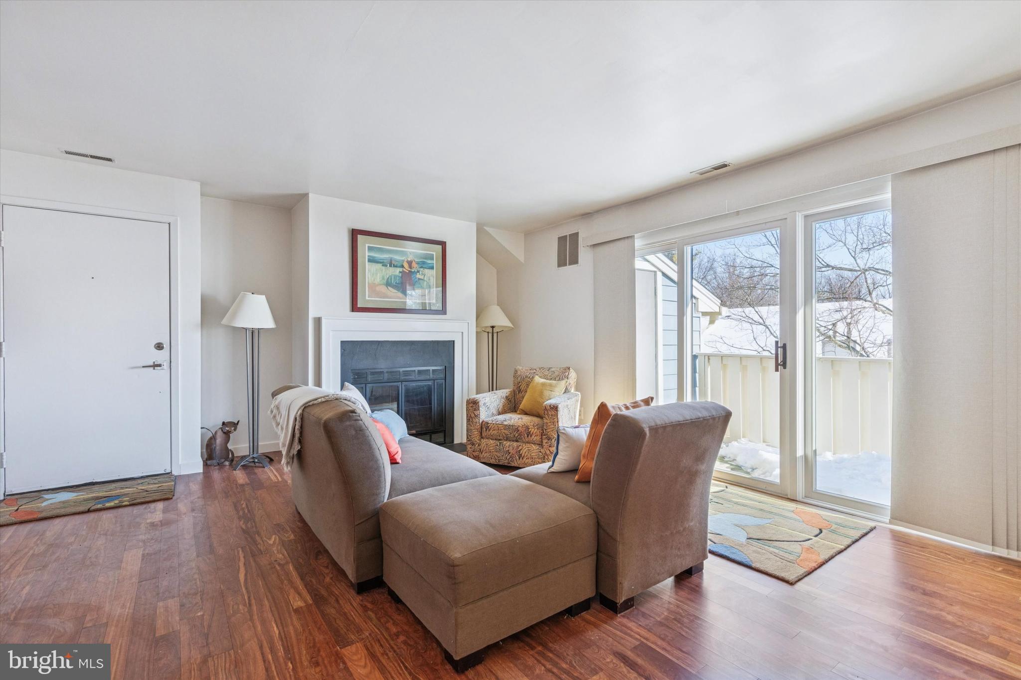 WOOD HOLLOW - Residential