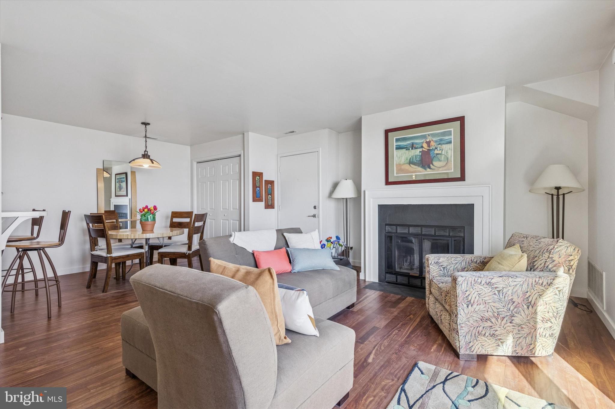 WOOD HOLLOW - Residential