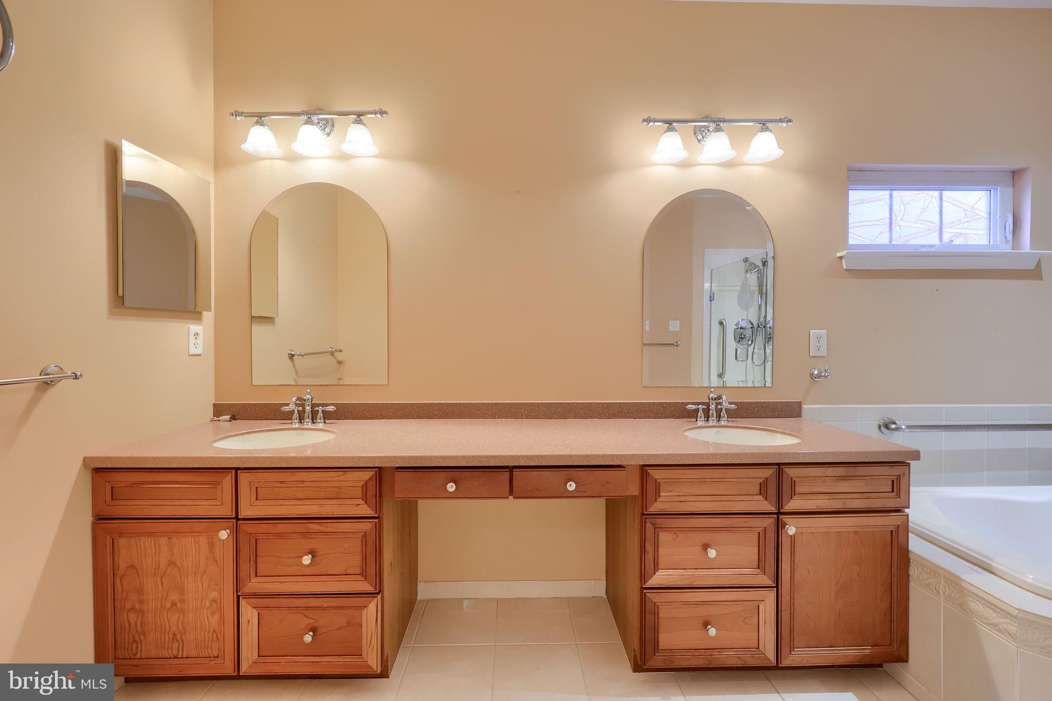 VILLAGE GRANDE - Residential