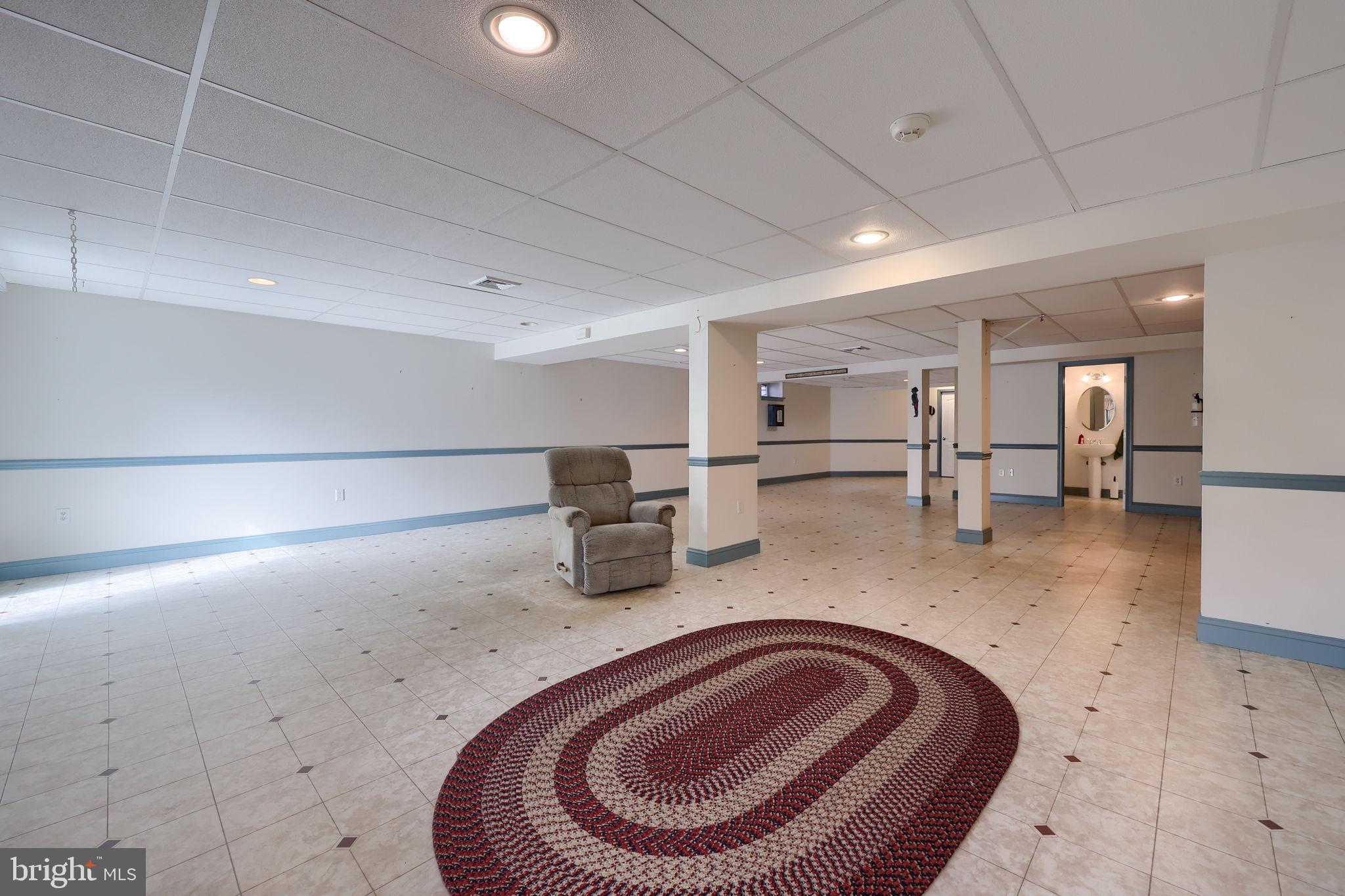 VILLAGE GRANDE - Residential