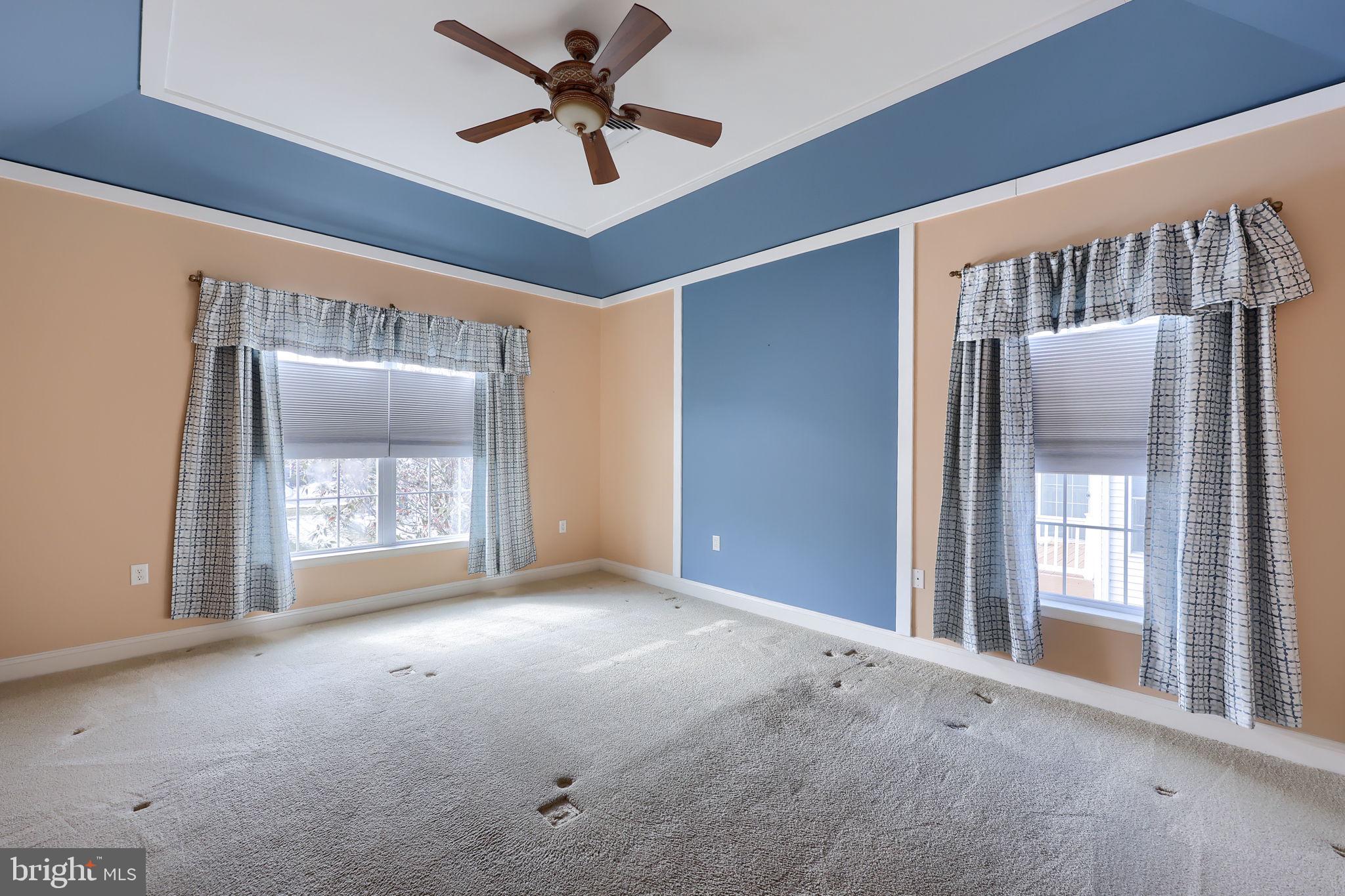 VILLAGE GRANDE - Residential