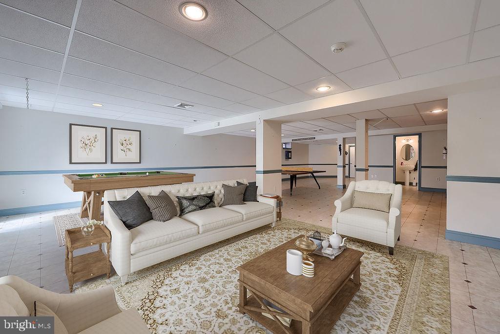 VILLAGE GRANDE - Residential