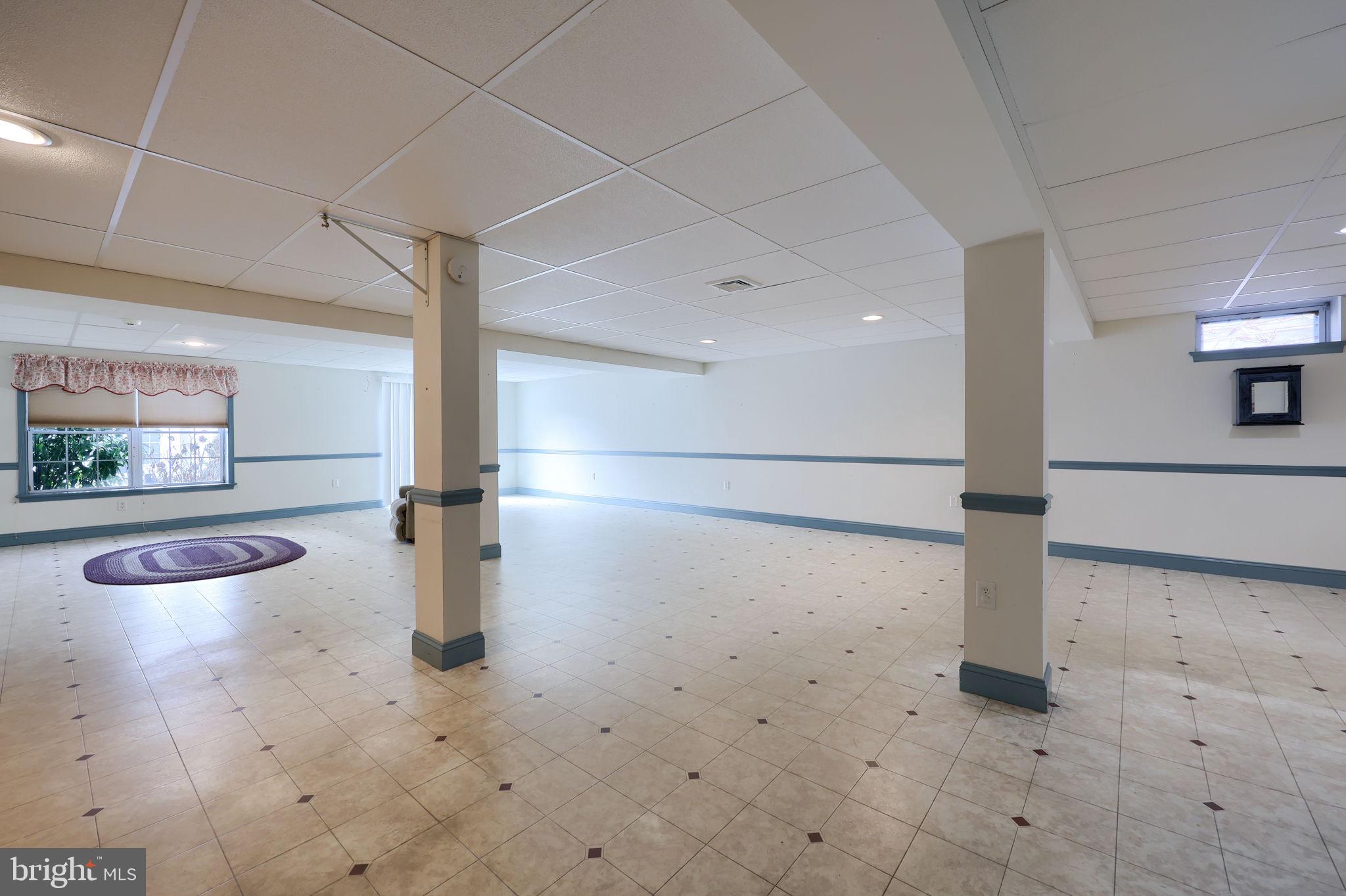 VILLAGE GRANDE - Residential