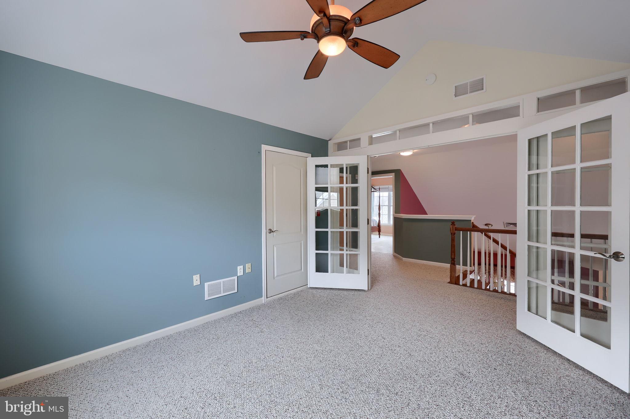 VILLAGE GRANDE - Residential