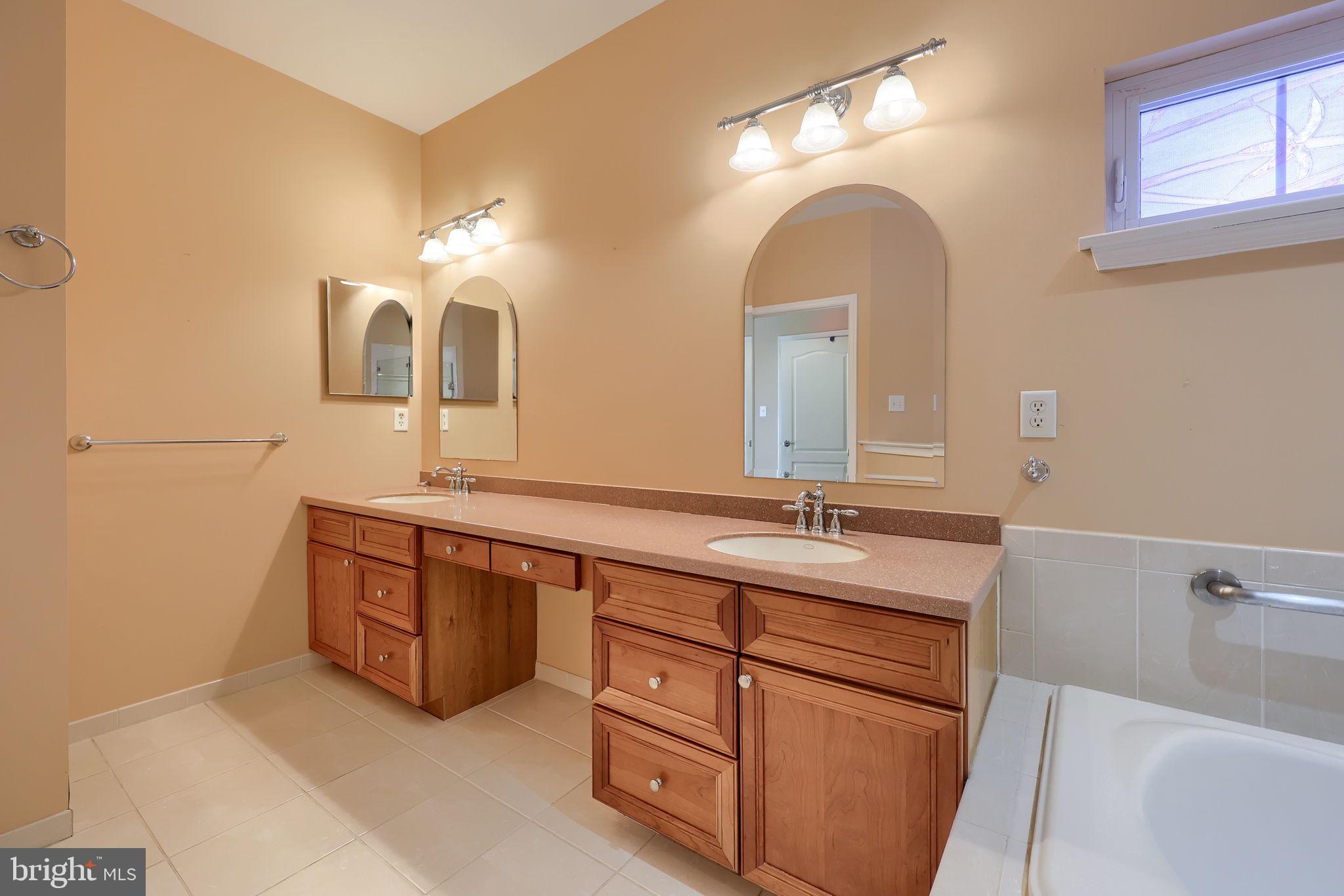 VILLAGE GRANDE - Residential